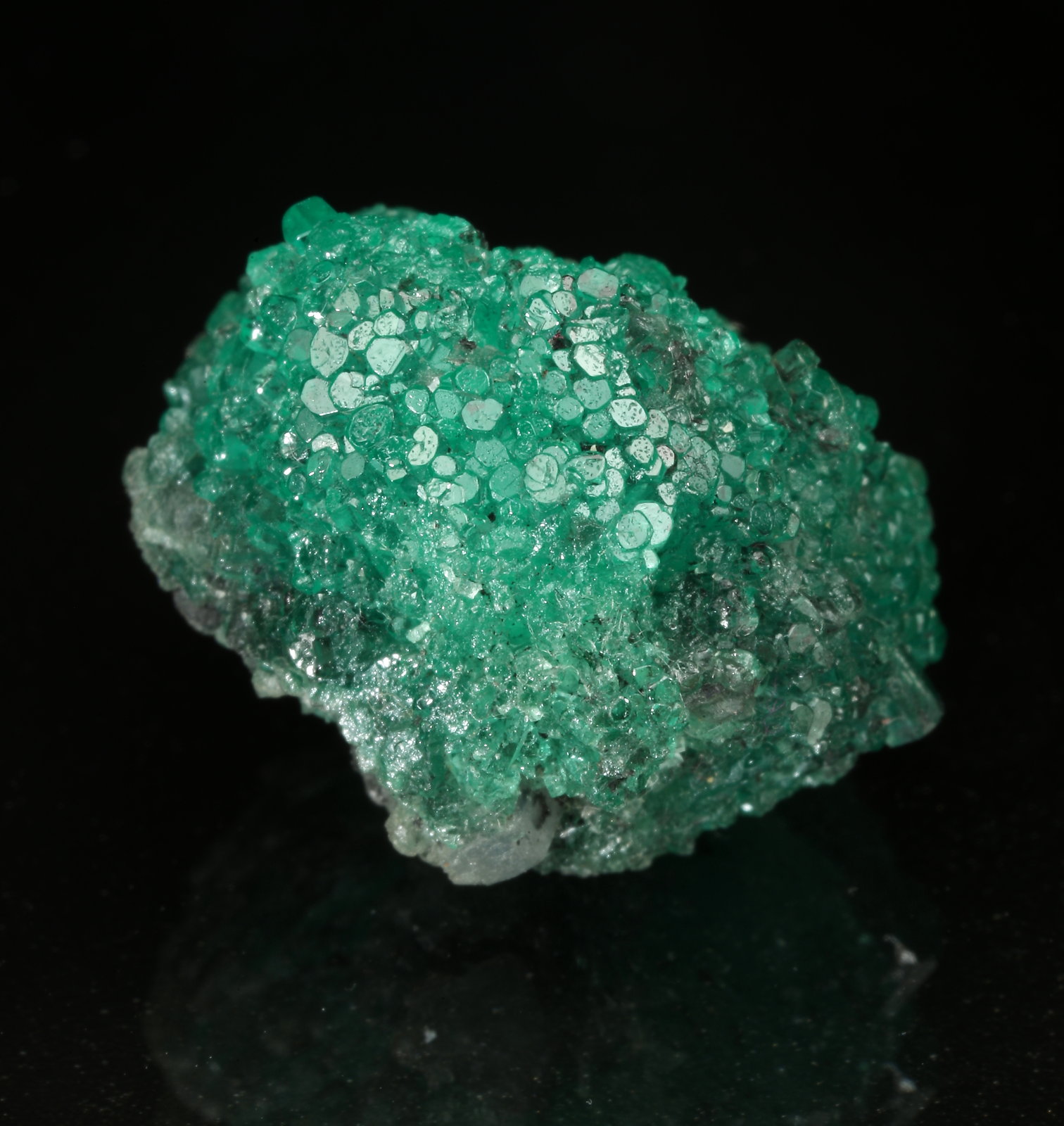 Beryl (variety emerald), Calcite
24mm across
(Autor: Fiebre Verde)