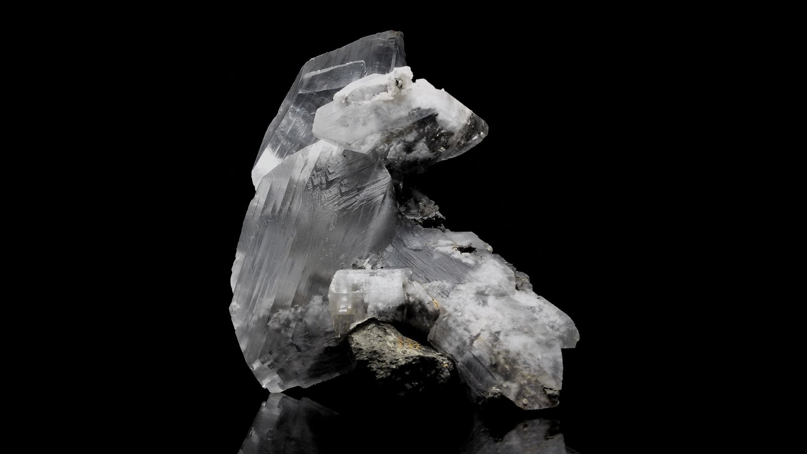Gypsum
mm.115x100x55
(Autor: Diego Pucci)