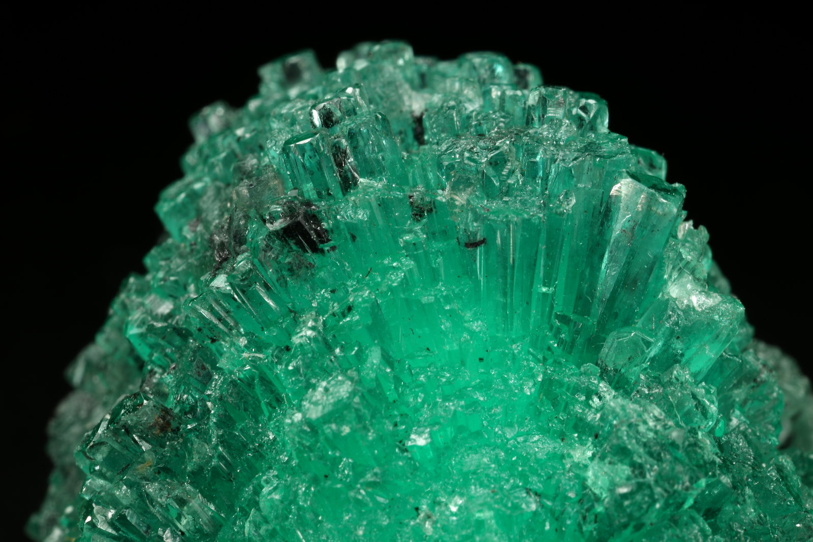 Beryl (variety emerald), Calcite
24mm across
(Autor: Fiebre Verde)