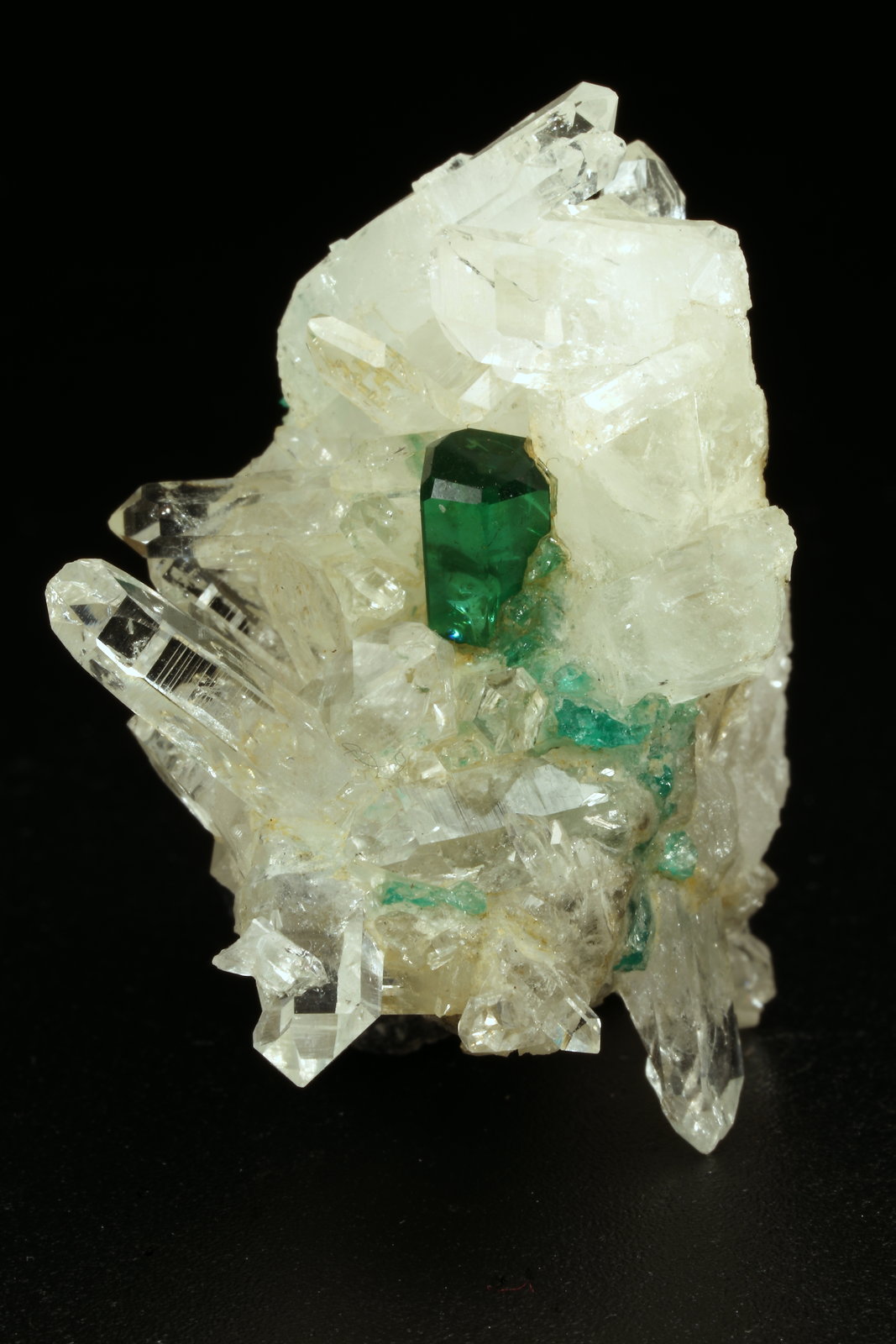 Beryl (variety emerald), Quartz
40mm across, xl=7mm
(Autor: Fiebre Verde)