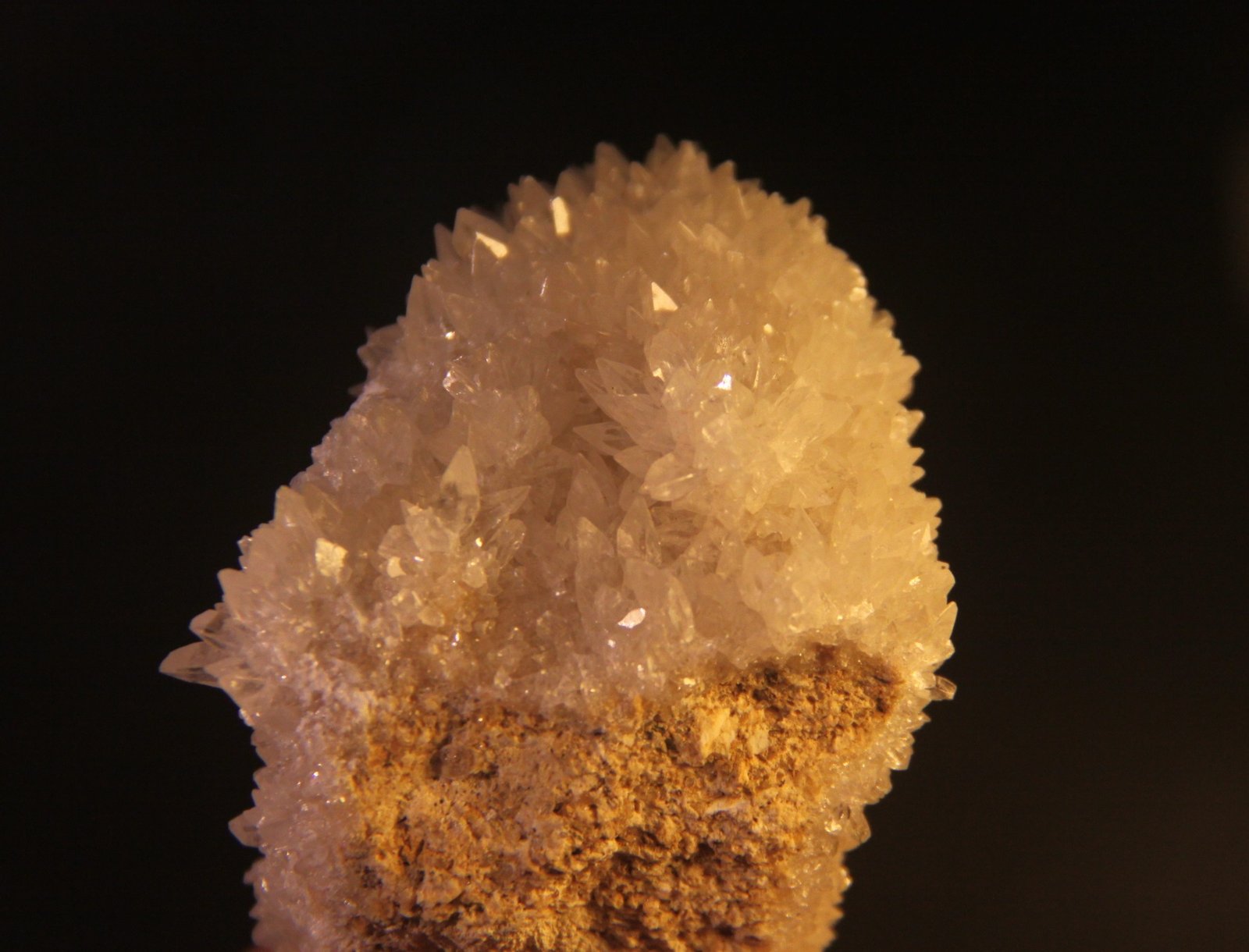 Calcite
40mm x 66mm x 48mm
(Autor: Firmo Espinar)