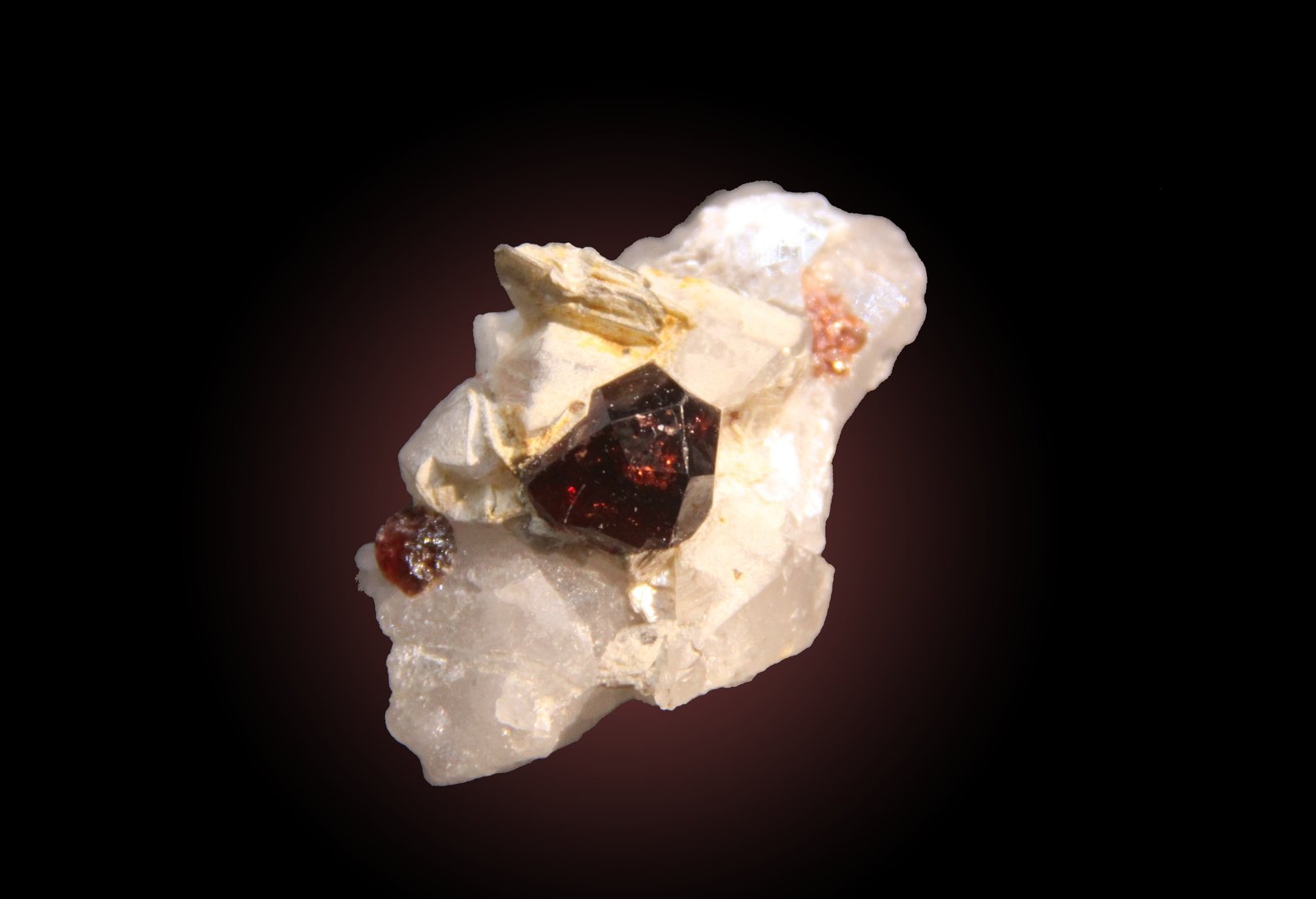 Spessartine, Muscovite and Quartz.
25mm x 32mm x 25mm
(Autor: Firmo Espinar)