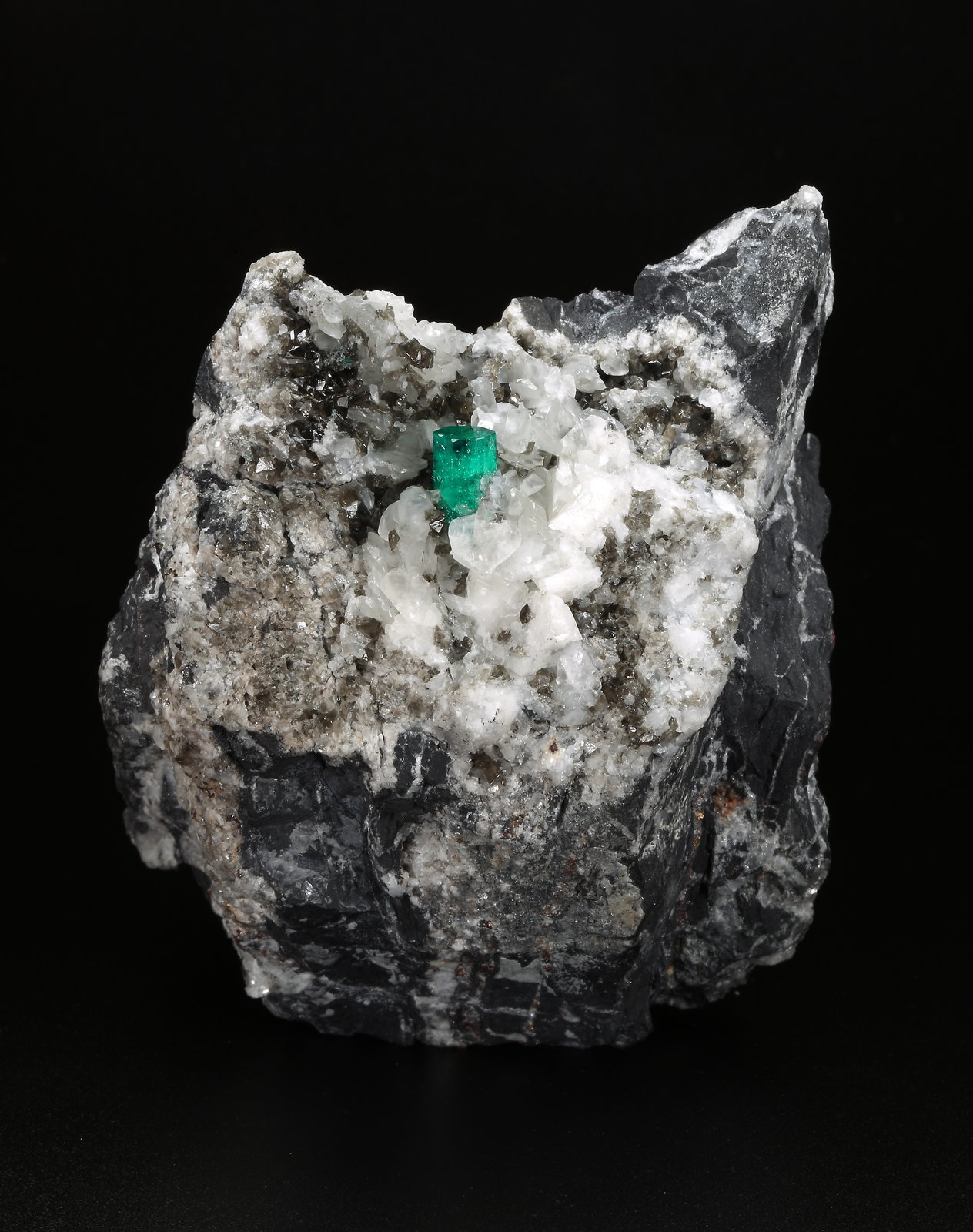Beryl (variety emerald), Pyrite, Calcite, Dolomite
75x86x58mm, xl=9x6mm
(Autor: Fiebre Verde)