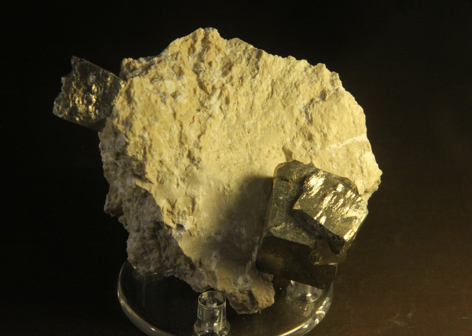 Pyrite
84mm x 61mm x 52mm
(Autor: Firmo Espinar)