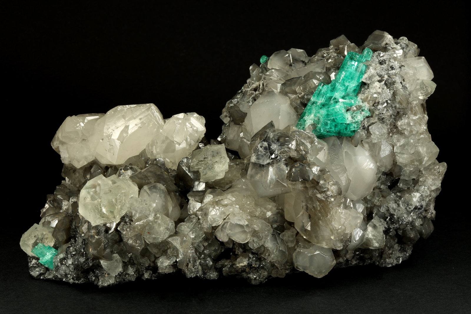Beryl (variety emerald), Calcite, Fluorite
170x120x95mm, aggregate=50x22mm
(Autor: Fiebre Verde)