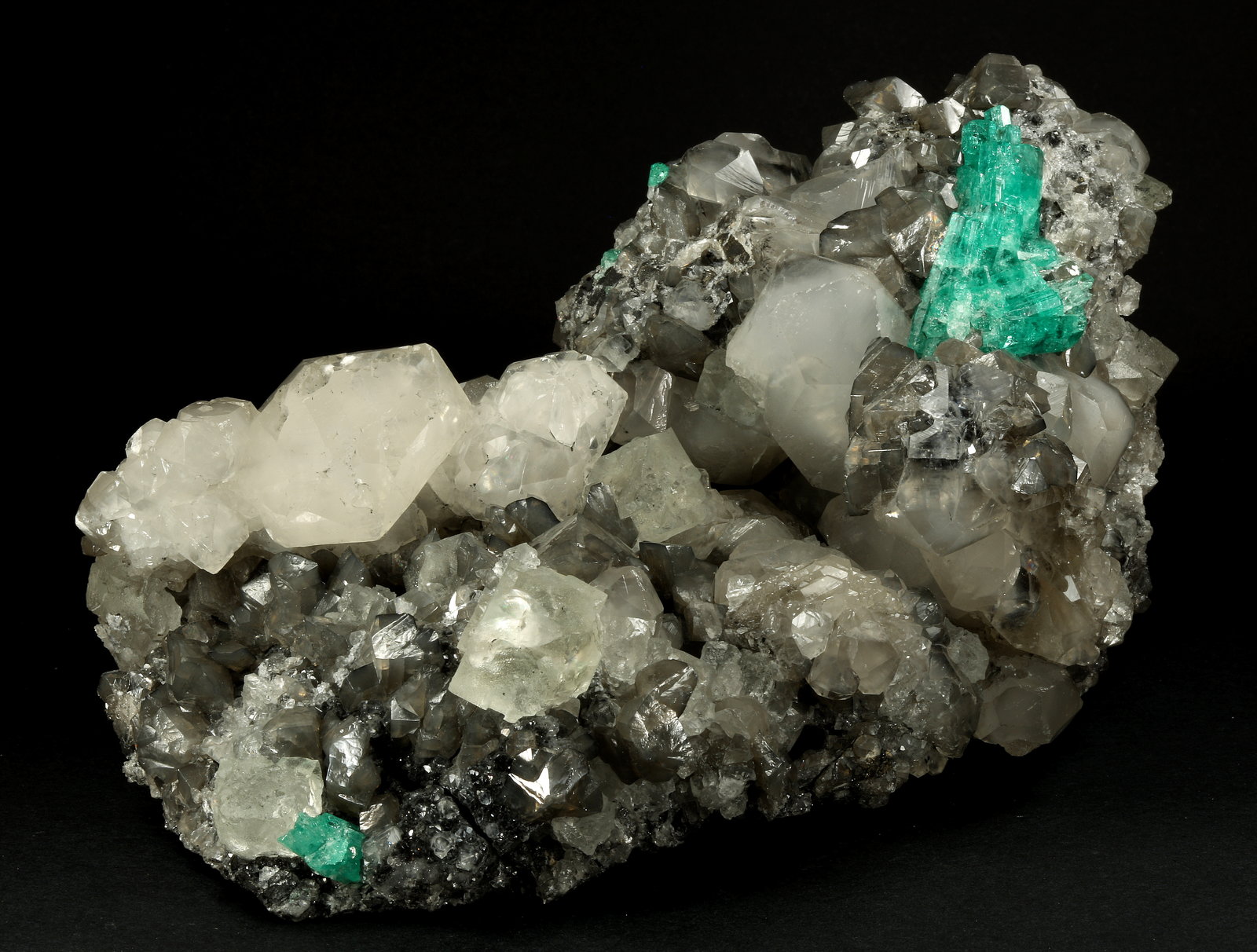 Beryl (variety emerald), Calcite, Fluorite
170x120x95mm, aggregate=50x22mm
(Autor: Fiebre Verde)