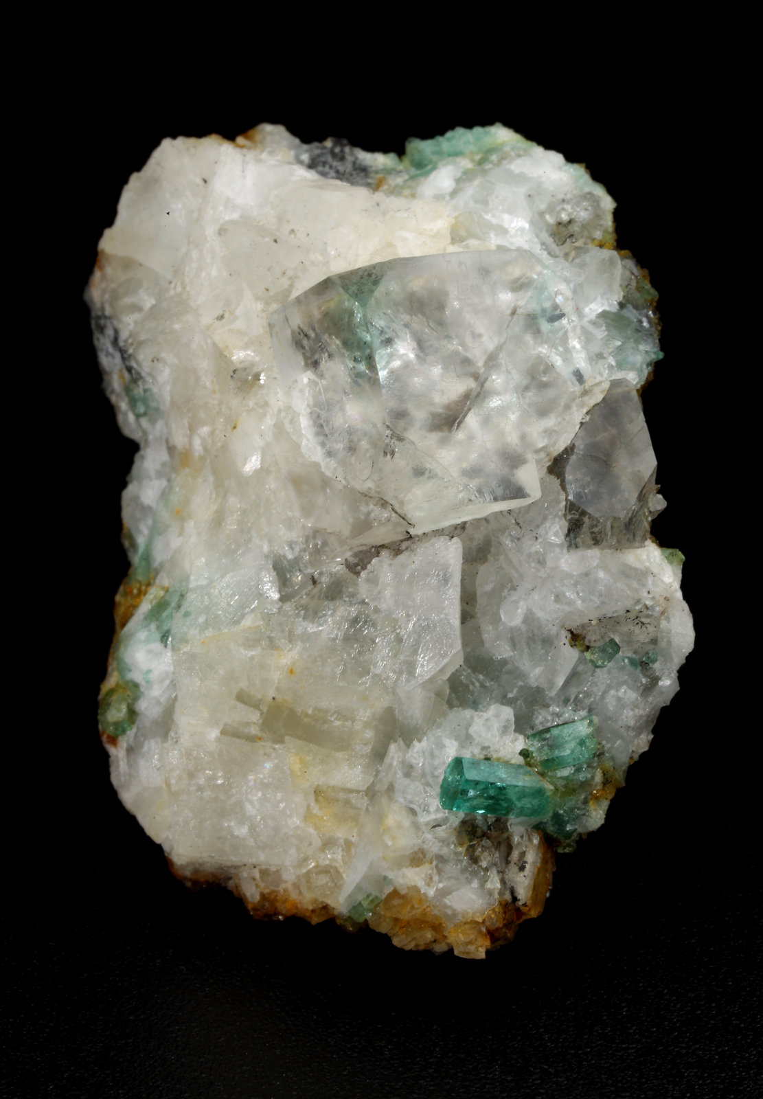 Beryl (variety emerald), Calcite, Fluorite
36mm x 17mm x 26mm, xl=6mm
(Autor: Fiebre Verde)