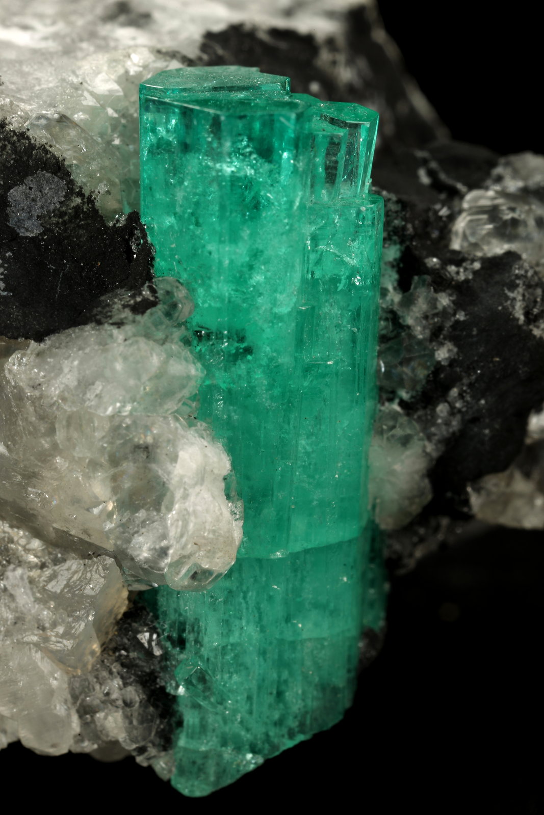 Beryl (variety emerald), Calcite
58x31x34mm, xl aggregate=25x8mm
(Autor: Fiebre Verde)