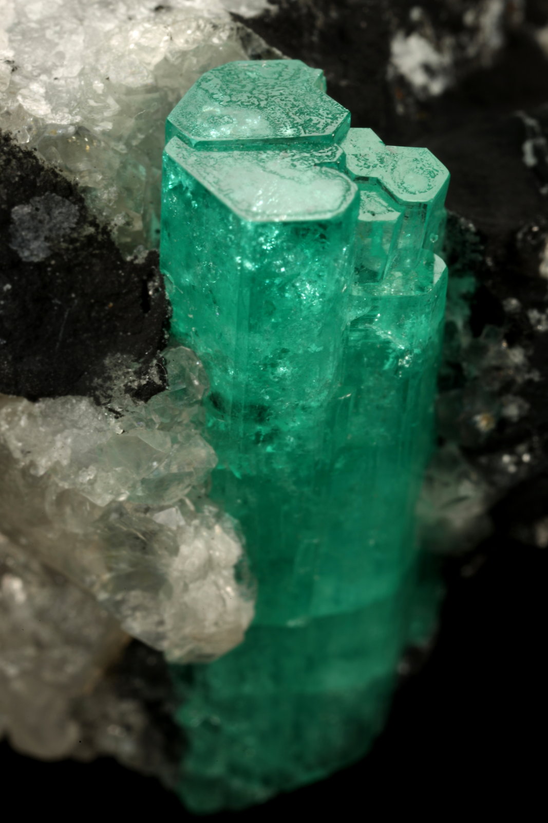 Beryl (variety emerald), Calcite
58x31x34mm, xl aggregate=25x8mm
(Autor: Fiebre Verde)
