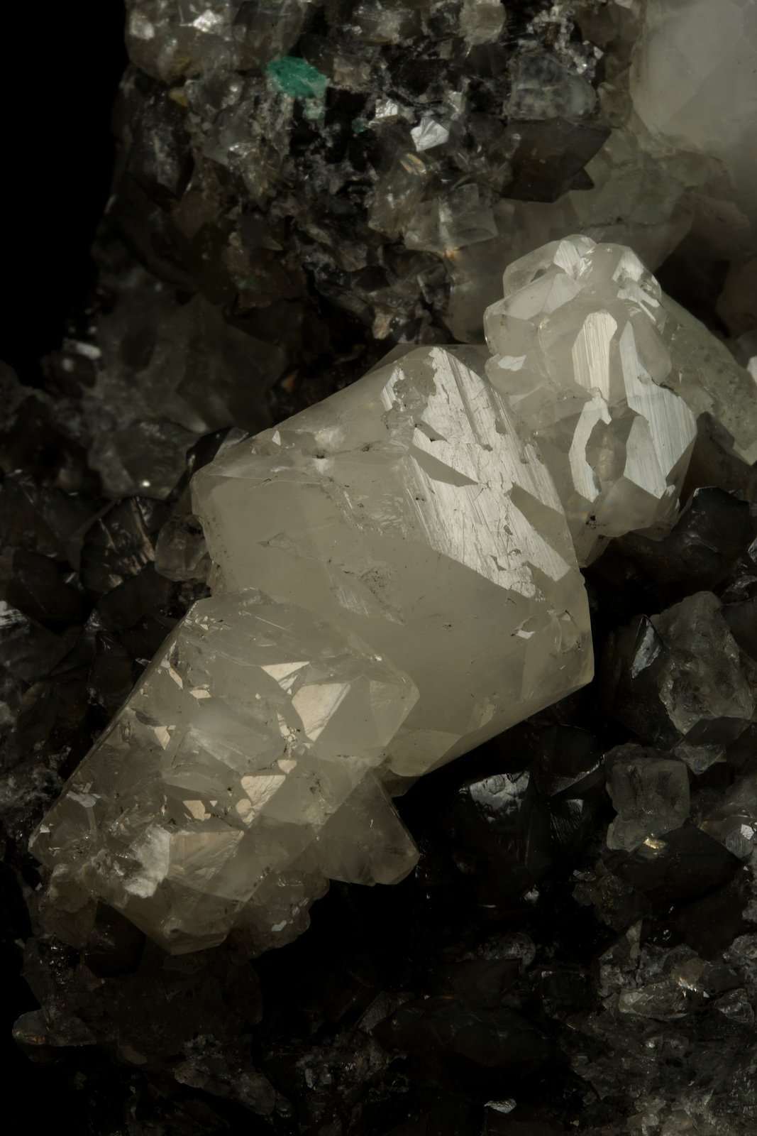 Beryl (variety emerald), Calcite, Fluorite
170x120x95mm, aggregate=50x22mm
(Autor: Fiebre Verde)