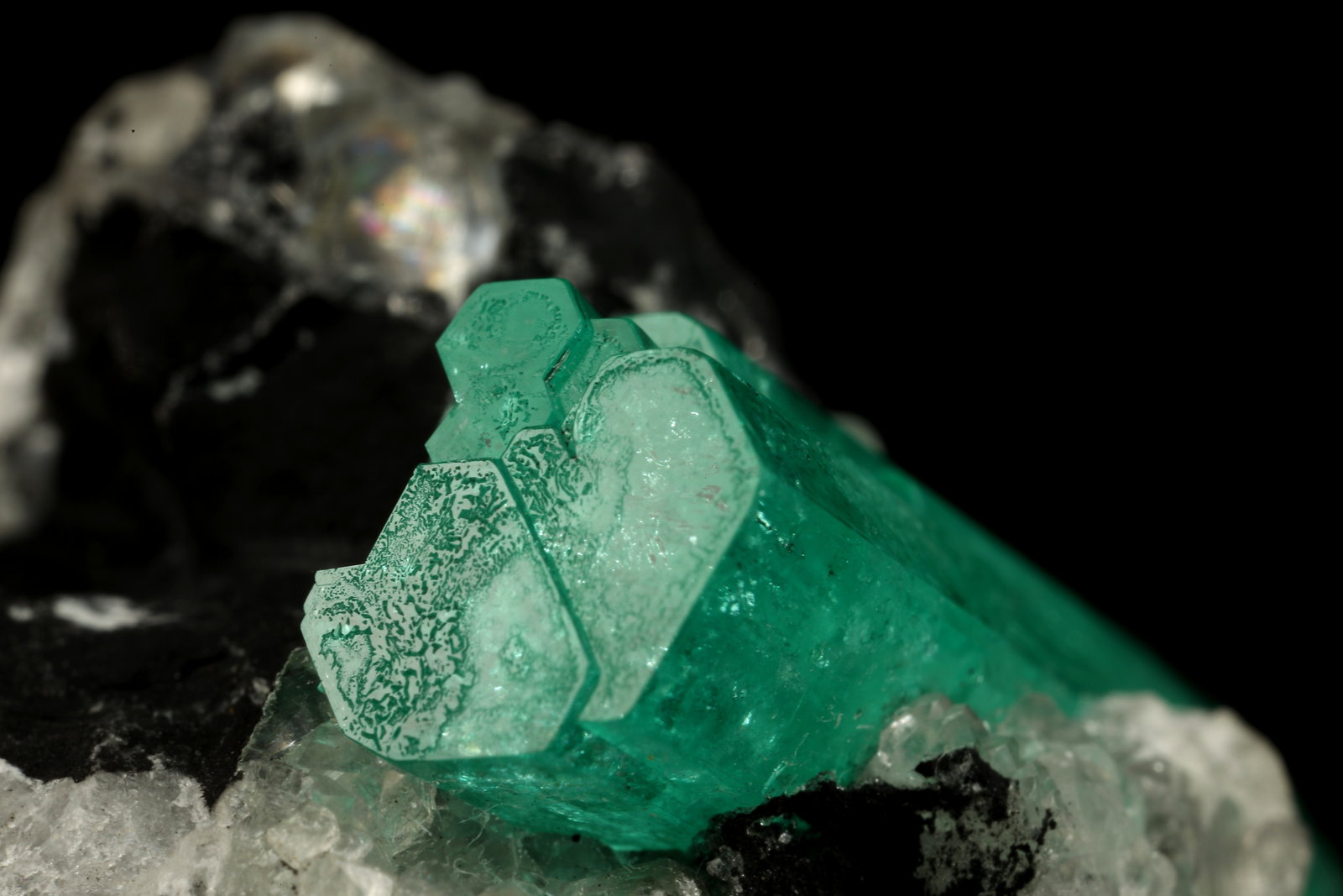 Beryl (variety emerald), Calcite
58x31x34mm, xl aggregate=25x8mm
(Autor: Fiebre Verde)
