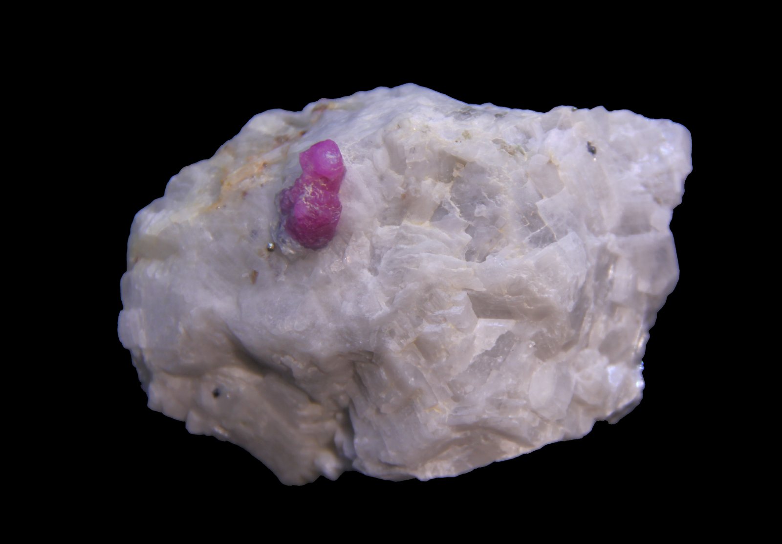Corundum (variety ruby)
57mm x 42mm x 32mm
(Autor: Firmo Espinar)