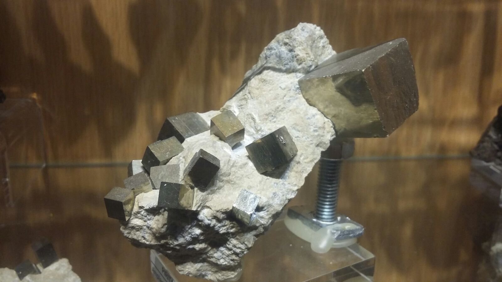 Pyrite
78mm x 72mm x 46mm
(Autor: Firmo Espinar)