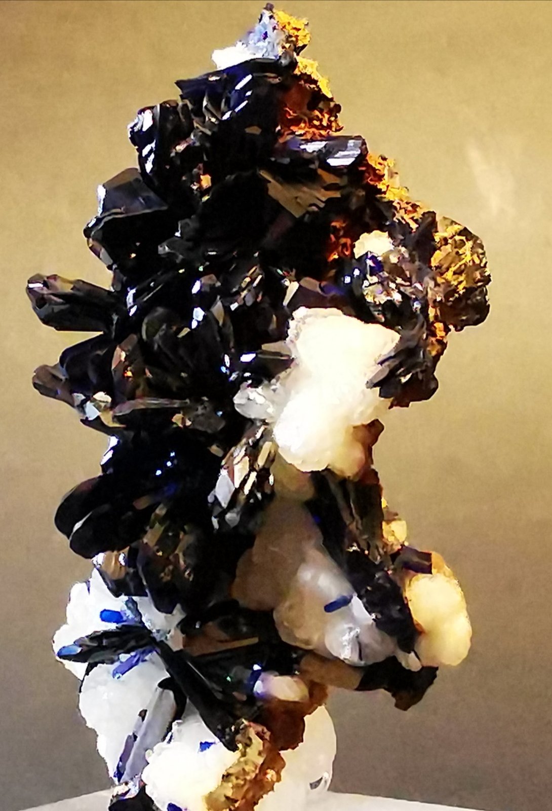 Azurite-Smithsonite
5,5x3,5 cm.
(Autor: Enrique Llorens)