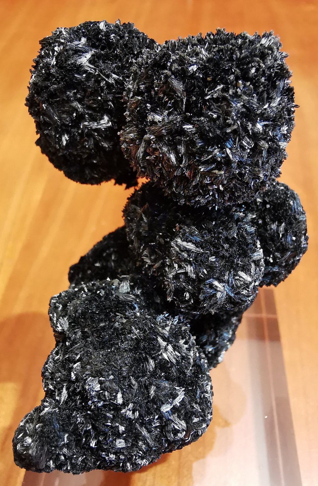 Pyrolusite
3,7 cm. x 7 cm.
(Autor: Enrique Llorens)
