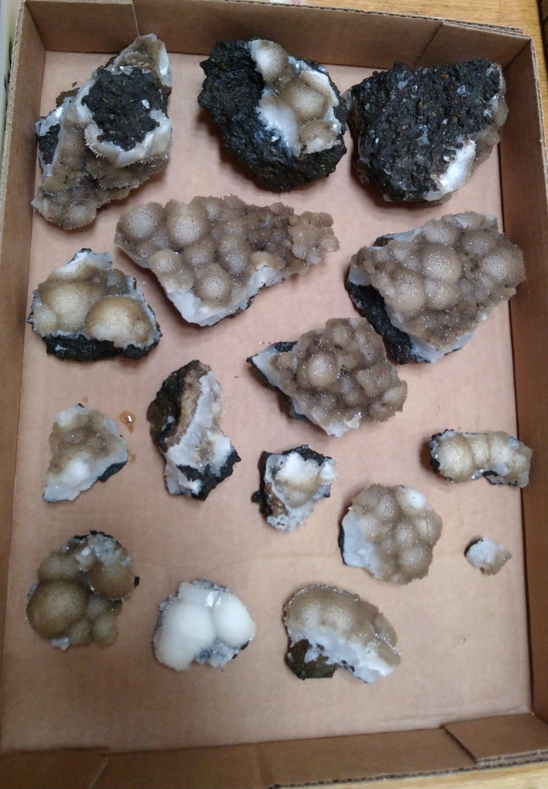 Heulandite, Stilbite, Mesolite/Natrolite
(Autor: Bergur_E_Sigurdarson)