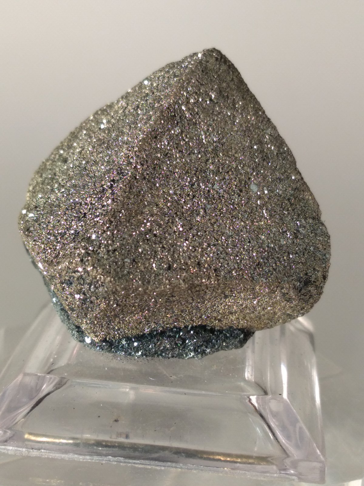Pyrite, Hematite
28,2 x 25,8 mm
(Autor: Sante Celiberti)