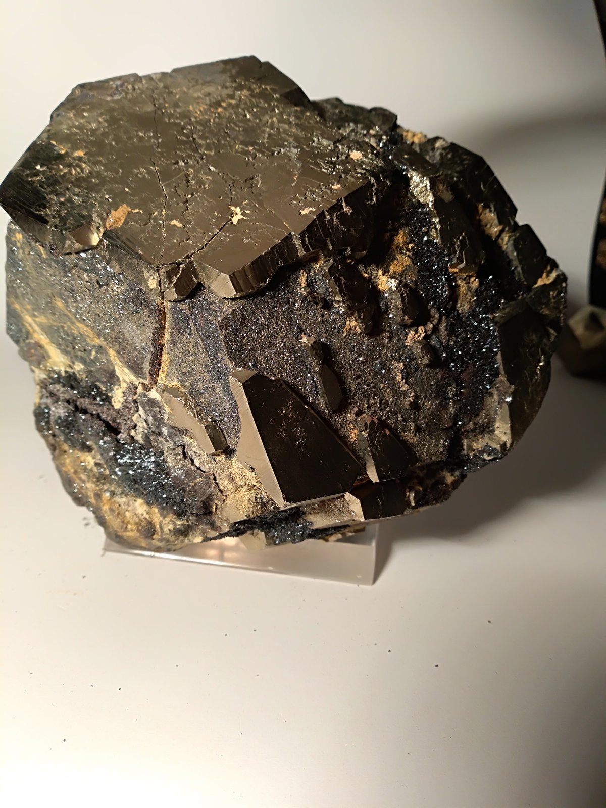 Pyrite, Hematite
14 x 13 cm
(Autor: Sante Celiberti)