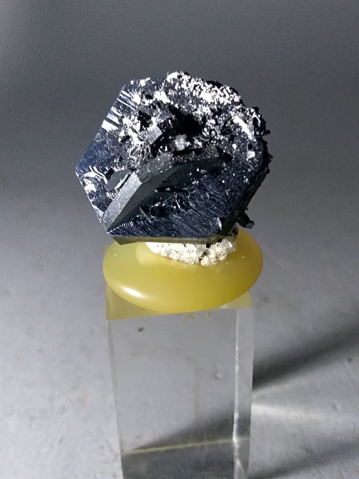 Hematite
20 x 20 x 4
(Autor: Sante Celiberti)
