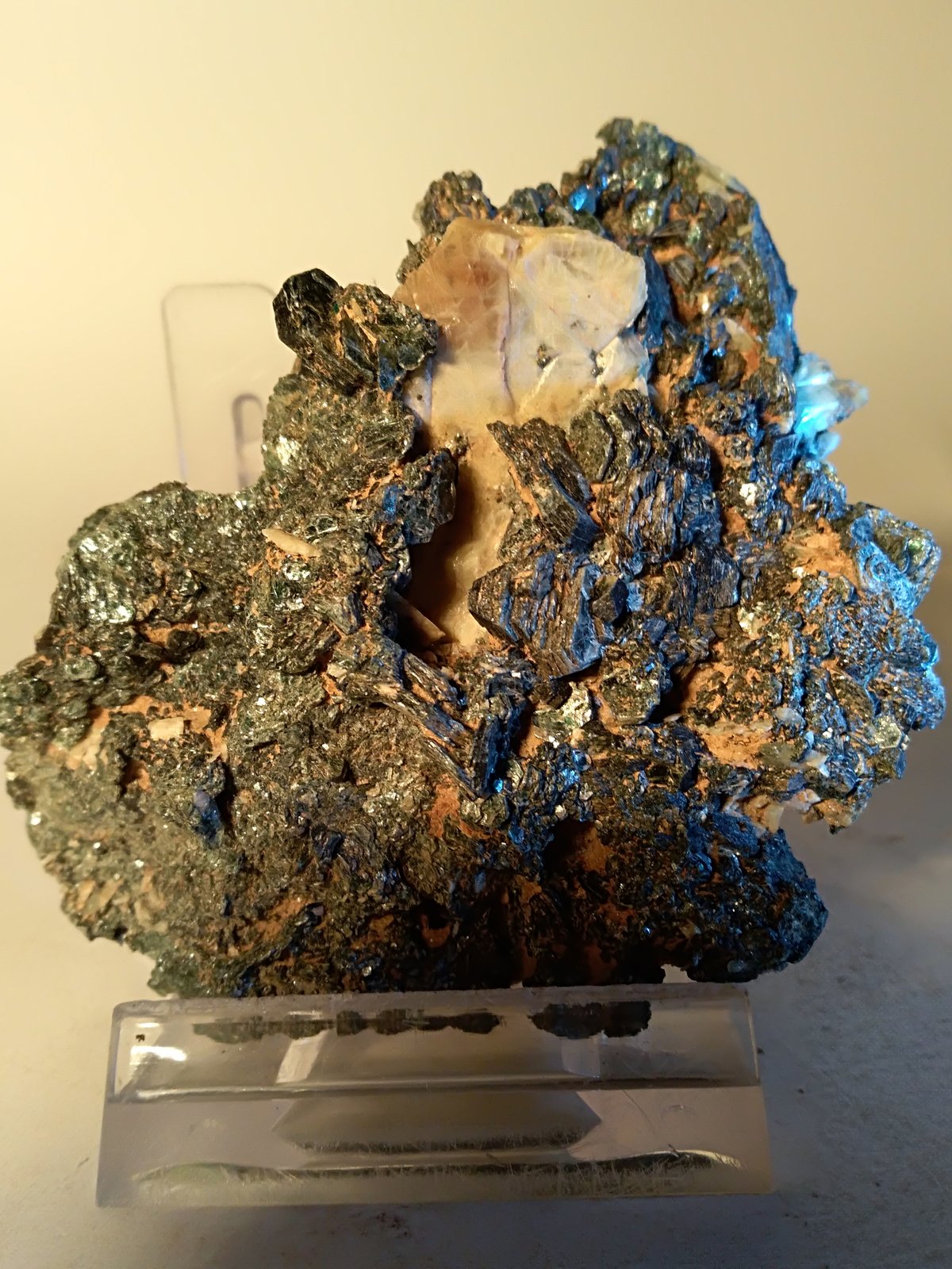 Titanite, Clinochlore
64 x 63 mm
(Autor: Sante Celiberti)