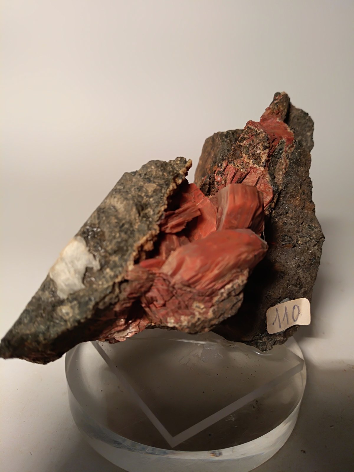 Heulandite-Ca
The biggest crystal is 22,5 mm.
(Autor: Sante Celiberti)