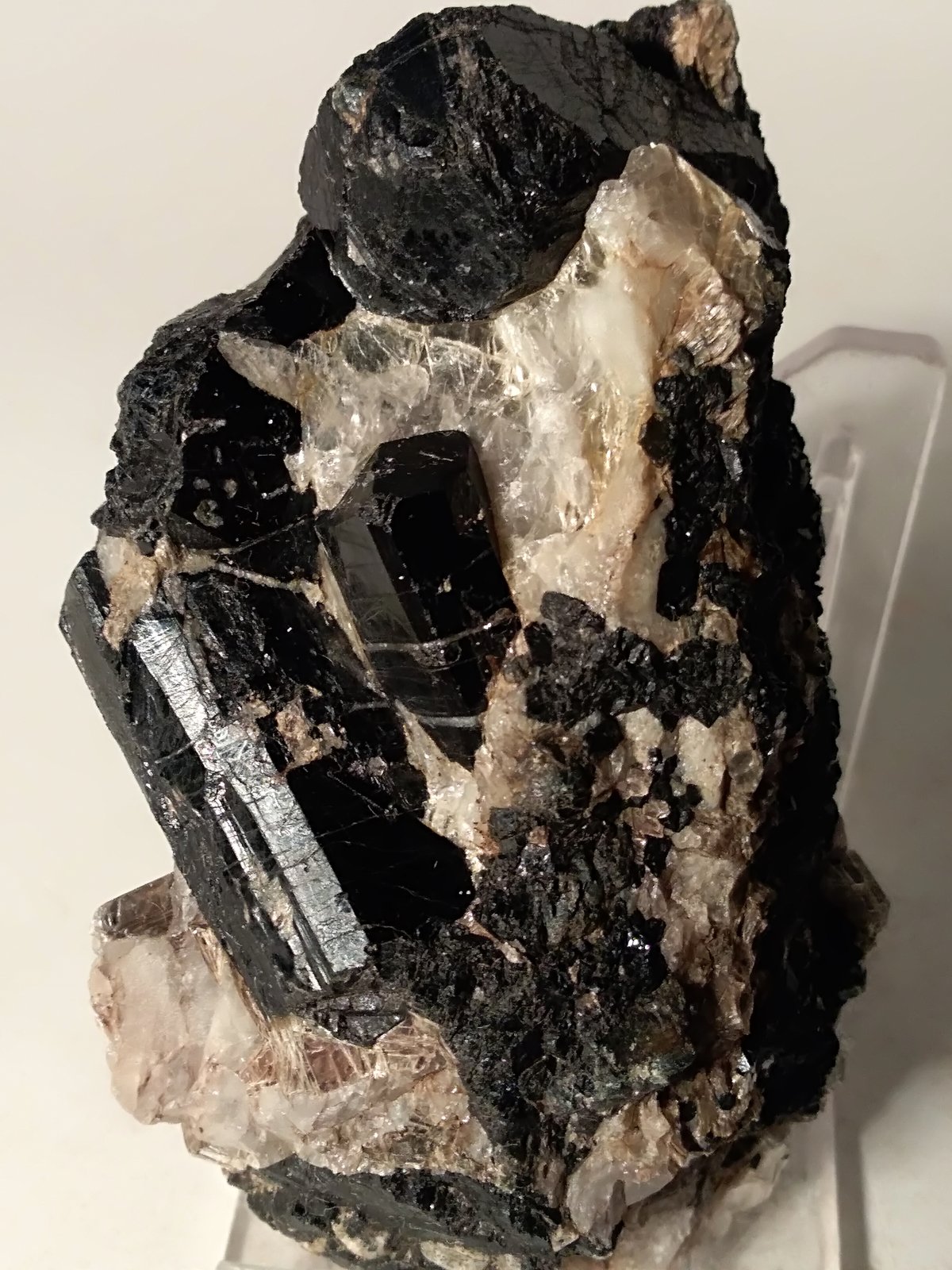 Schorl, Muscovite
80 x 52 mm
(Autor: Sante Celiberti)