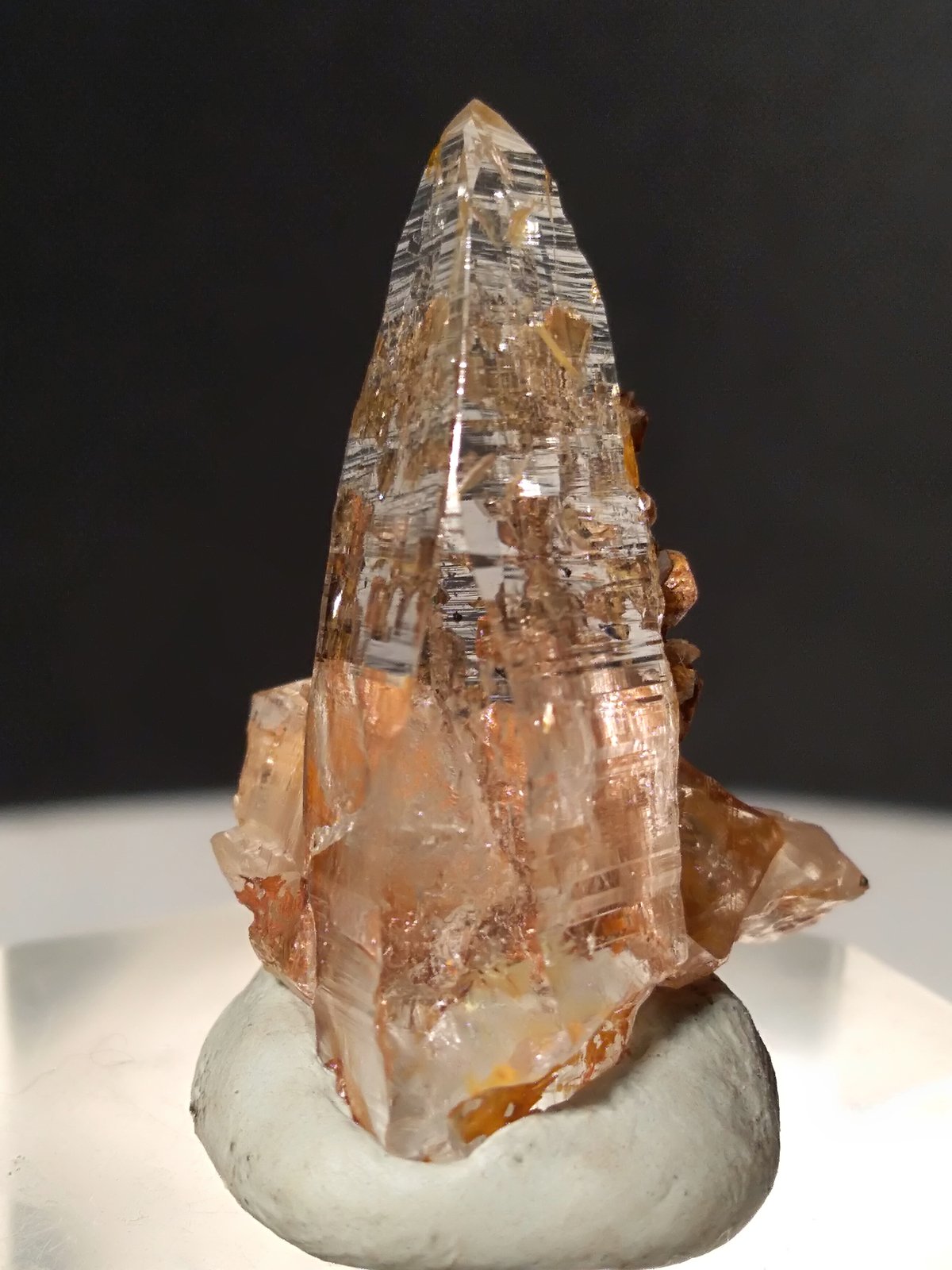 Quartz, Muscovite
26 x 29 mm
(Autor: Sante Celiberti)