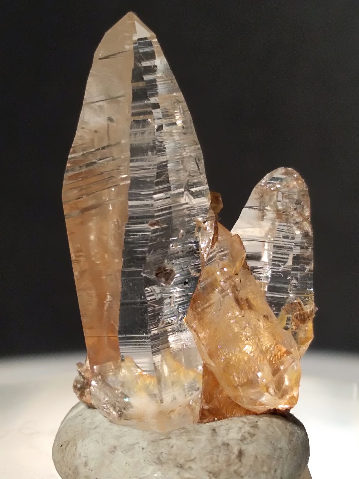 Quartz (Tessin), Muscovite
26 x 16,4 mm
(Autor: Sante Celiberti)