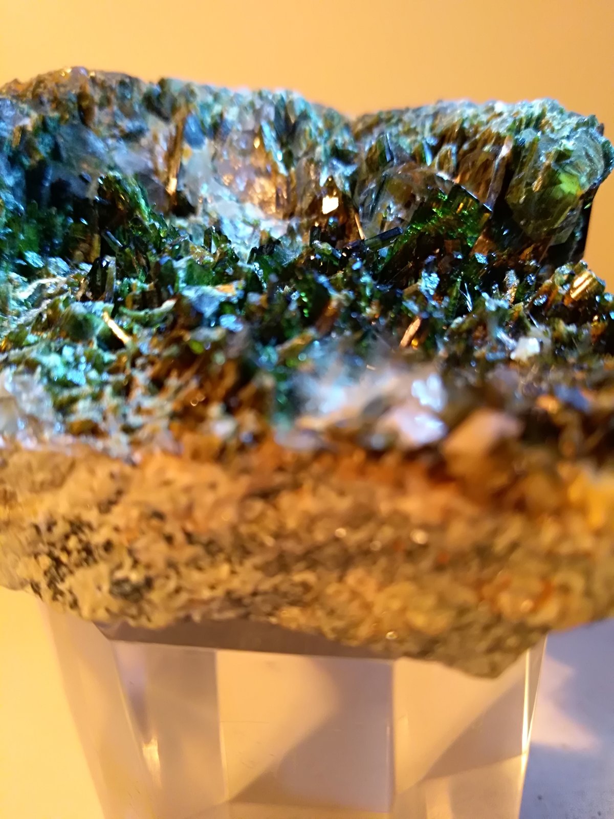 Epidote, Quartz
76,7 x 58 mm
(Autor: Sante Celiberti)