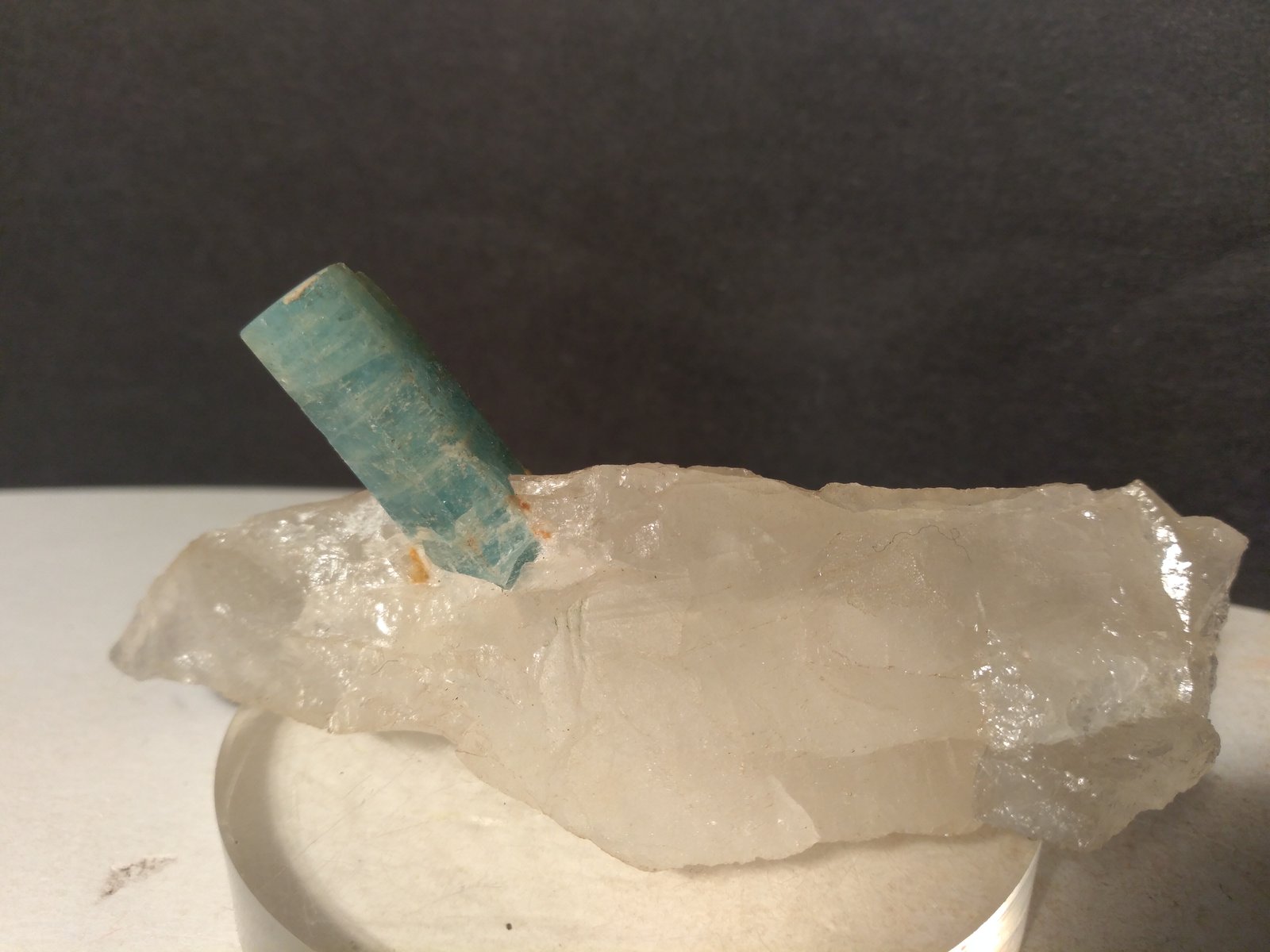 Beryl (variety aquamarine), Quartz
93 x 38 mm
(Autor: Sante Celiberti)