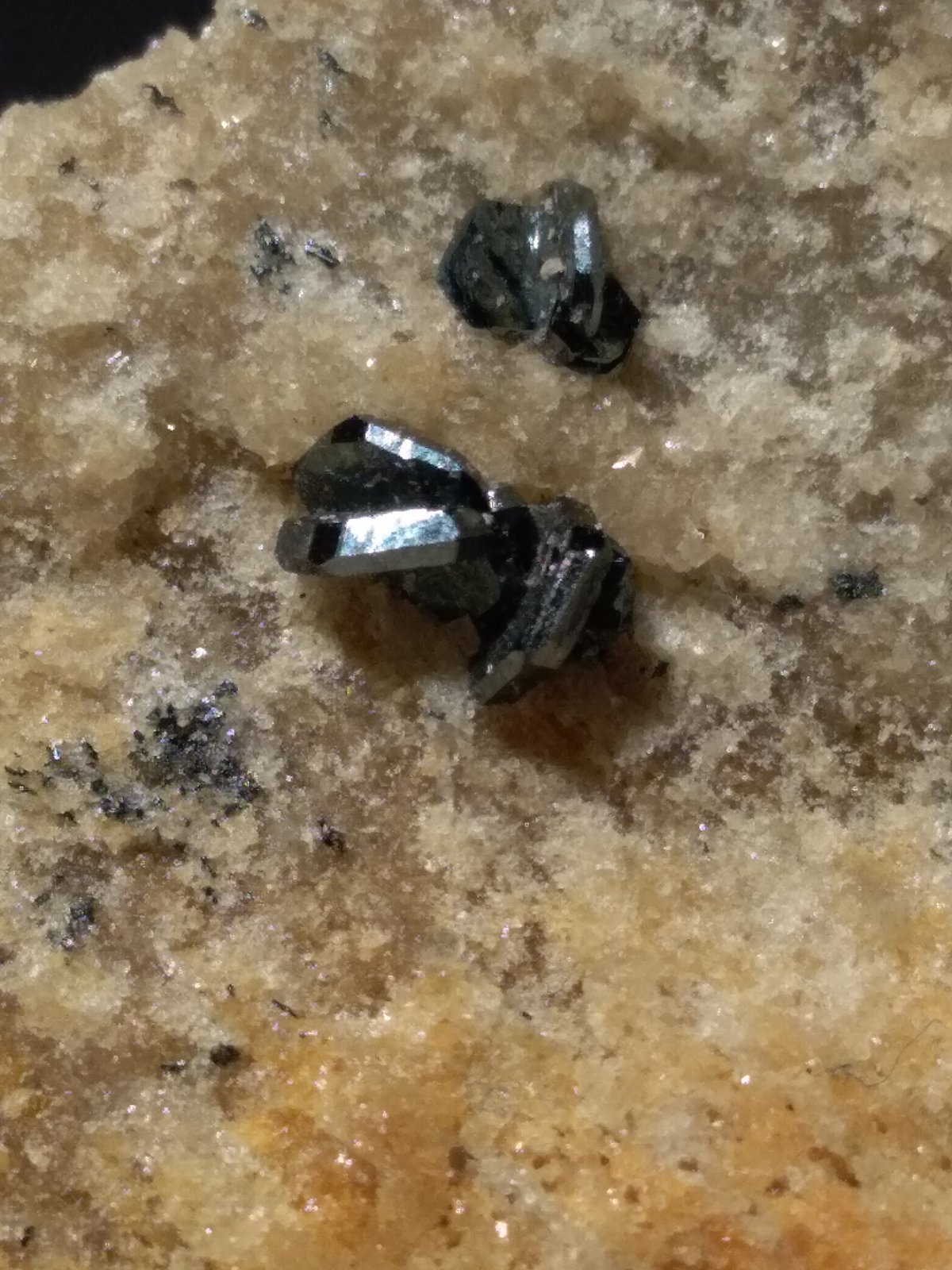 Hematite, Rutile
131 x 83 mm
(Autor: Sante Celiberti)