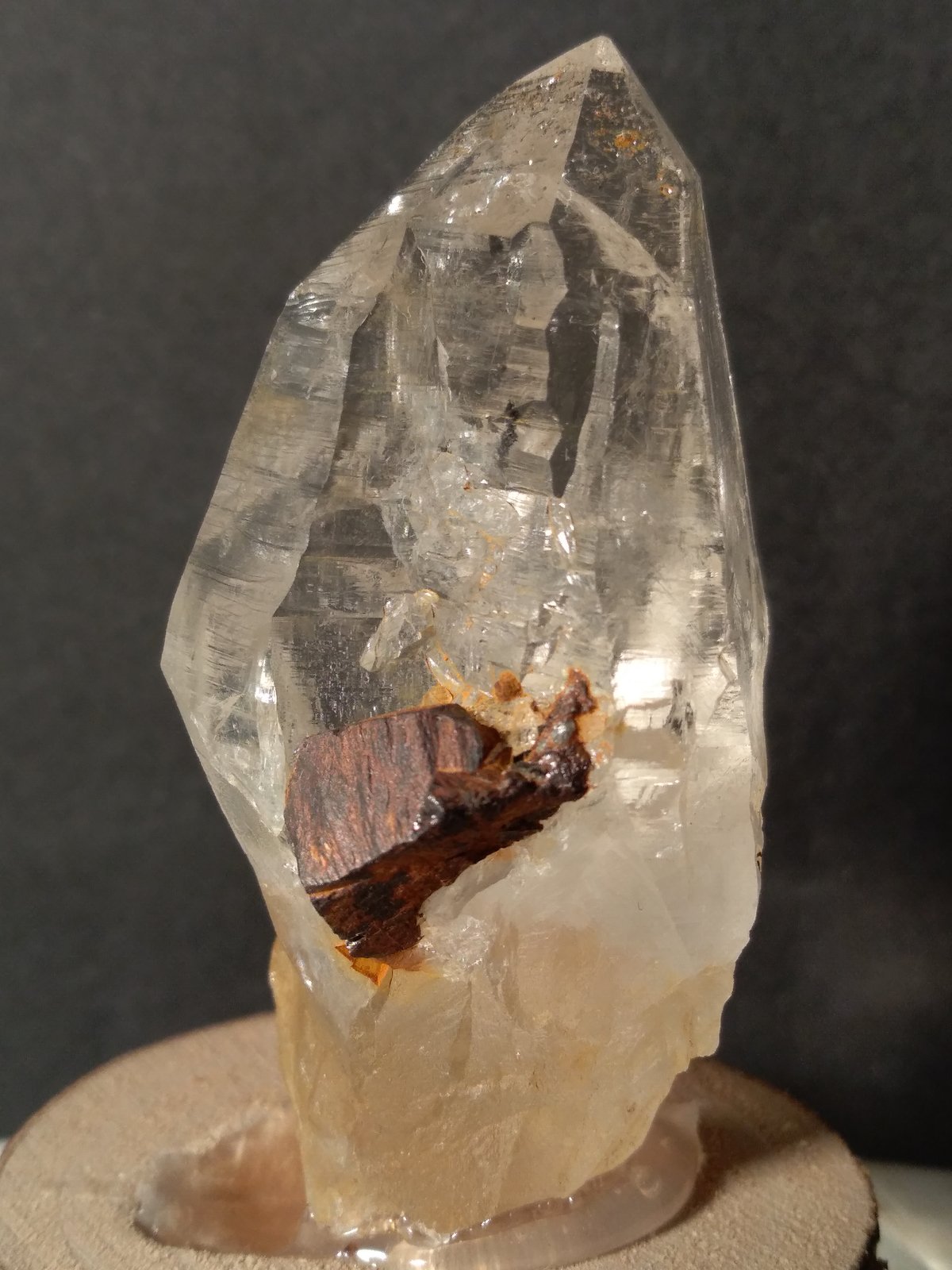 Quartz, Goethite pseudomorph after Pyrite
52 x 27 mm
(Autor: Sante Celiberti)