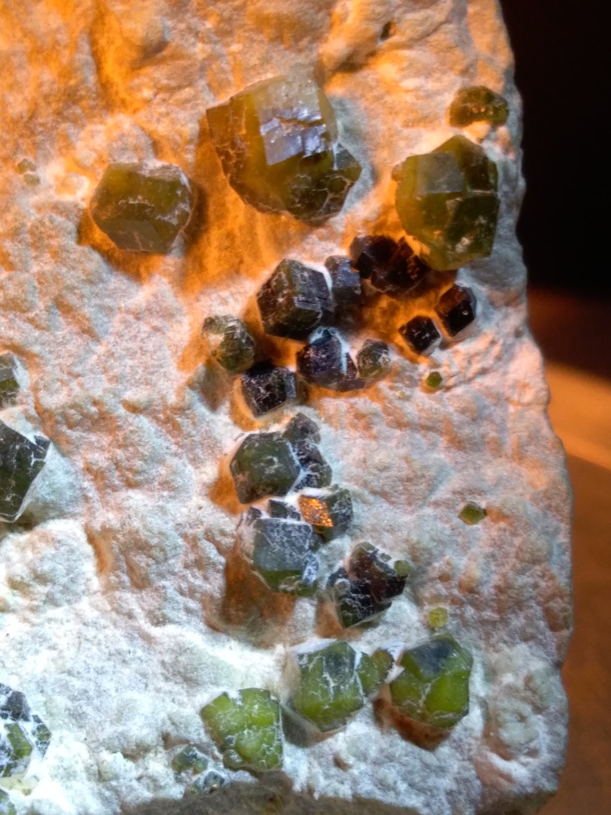 Andradite (variety demantoid), Asbestos
44 x 52 mm
(Autor: Sante Celiberti)