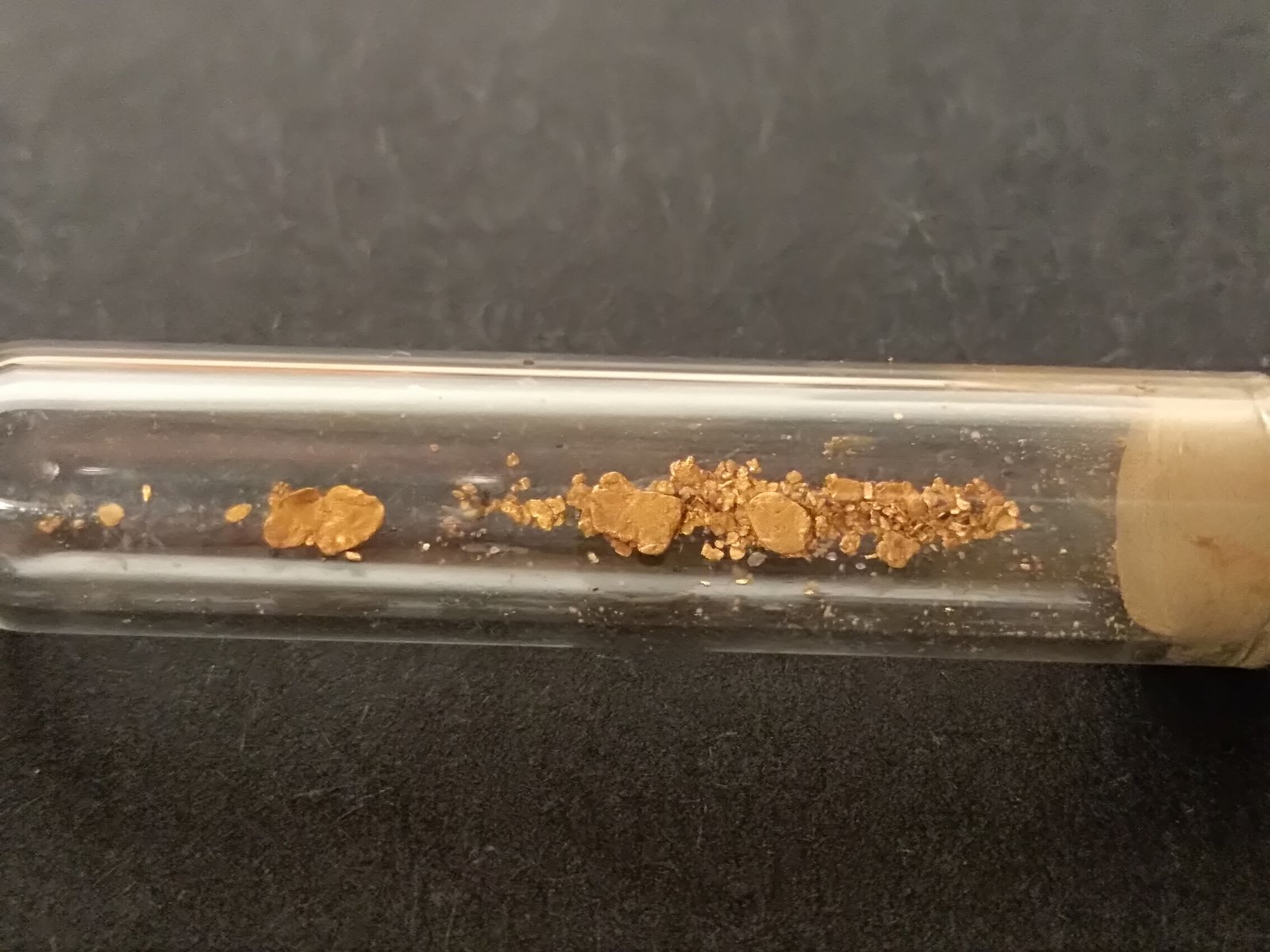 Gold
Vial of 36 mm
(Autor: Sante Celiberti)