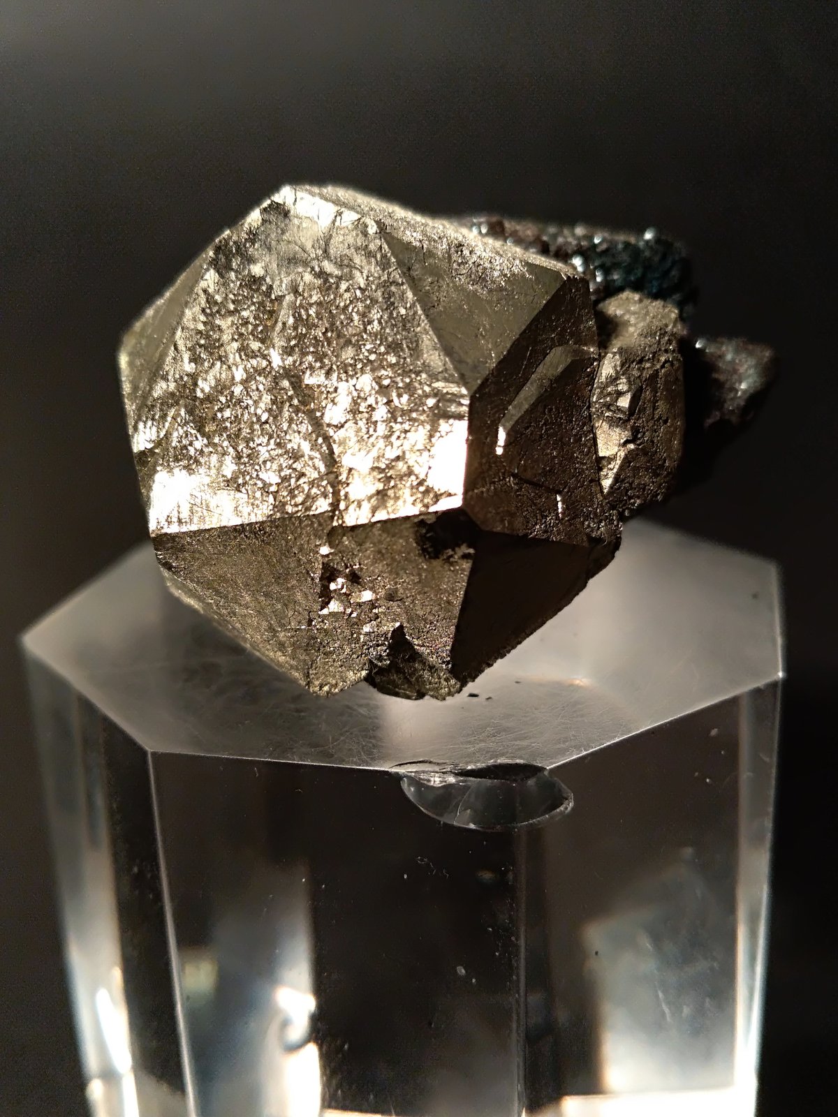 Pyrite, Hematite
35 x 32 mm
(Autor: Sante Celiberti)