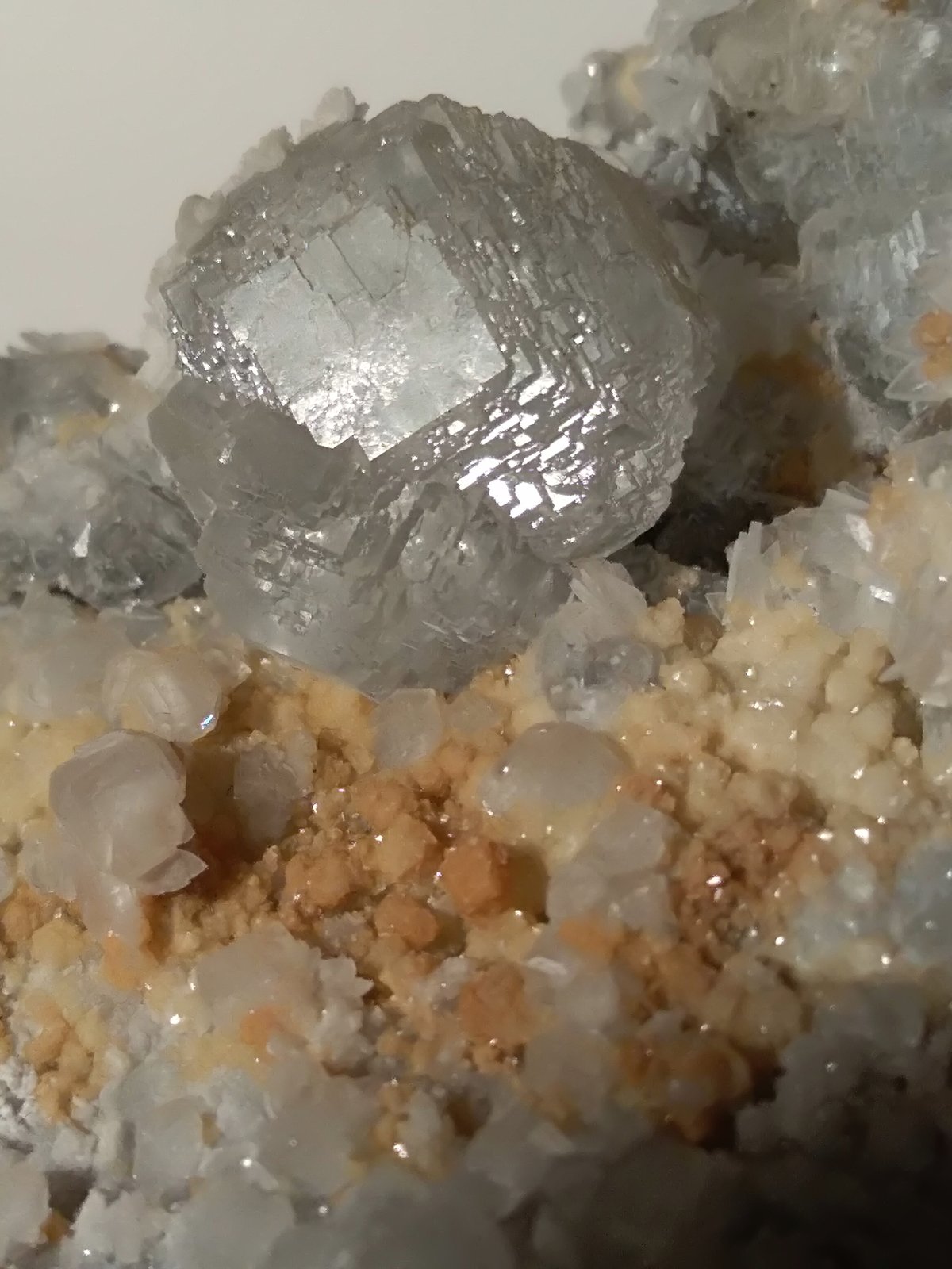 Fluorite, Anhydrite, Ankerite
13,5 x 13,5 mm
(Autor: Sante Celiberti)