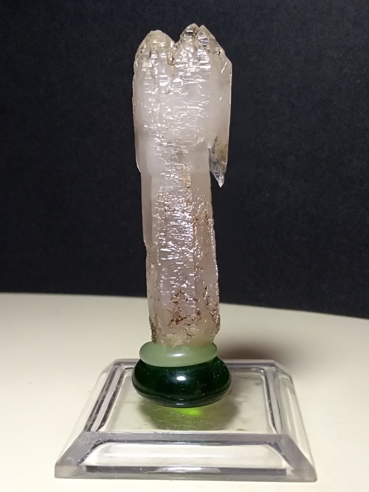 Quartz (variety scepter)
55 x 17 mm
(Autor: Sante Celiberti)