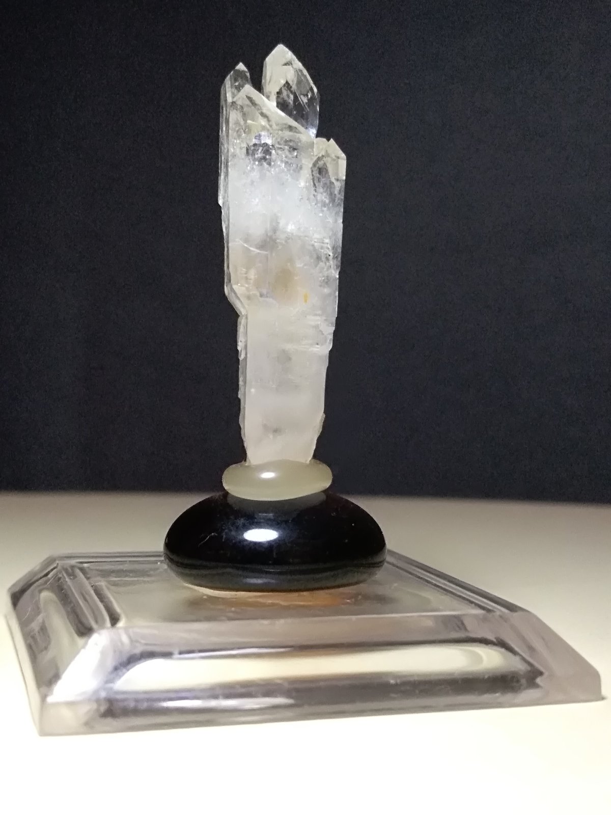 Quartz (variety scepter)
42 x 11 mm
(Autor: Sante Celiberti)