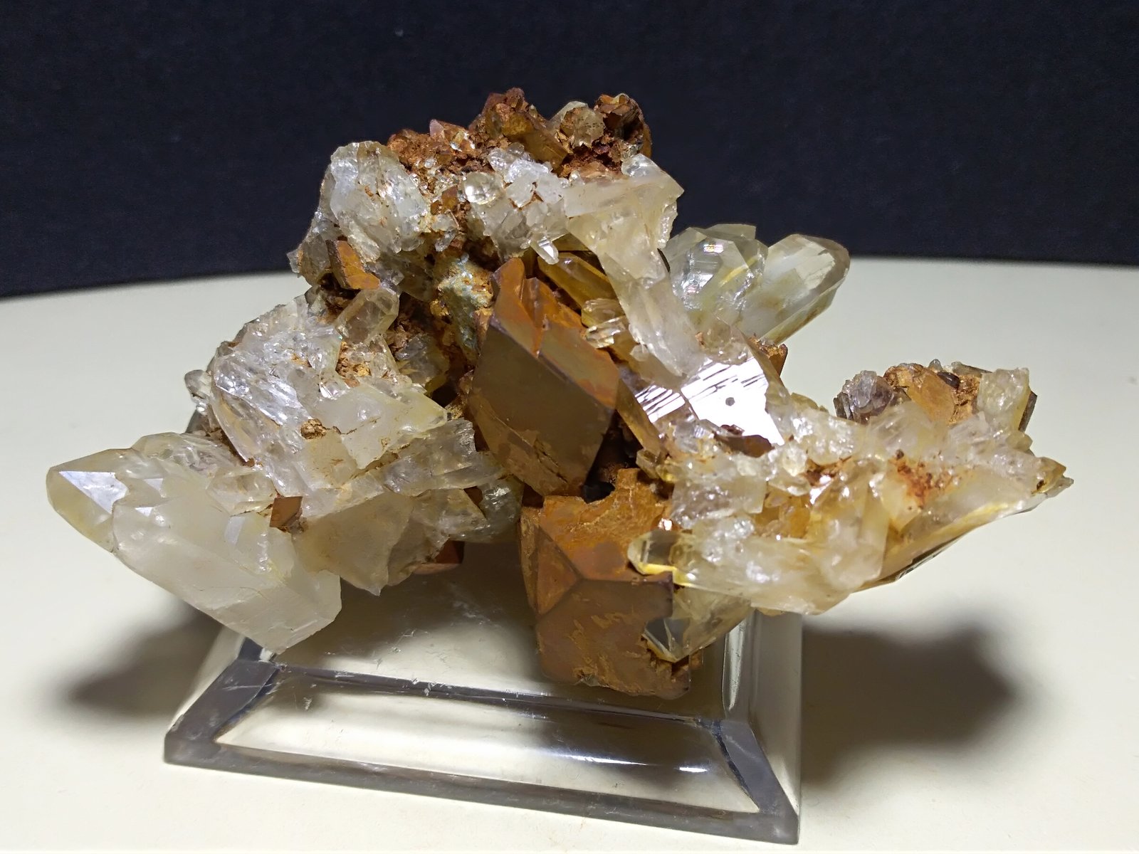 Siderite, Quartz
57 x 36 mm
(Autor: Sante Celiberti)