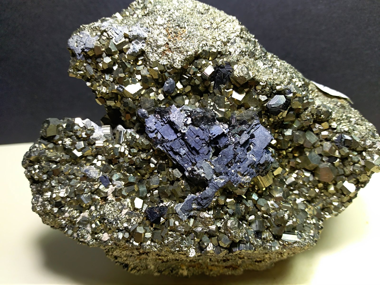 Galena, Sphalerite, Pyrite
98 x 75 mm
(Autor: Sante Celiberti)