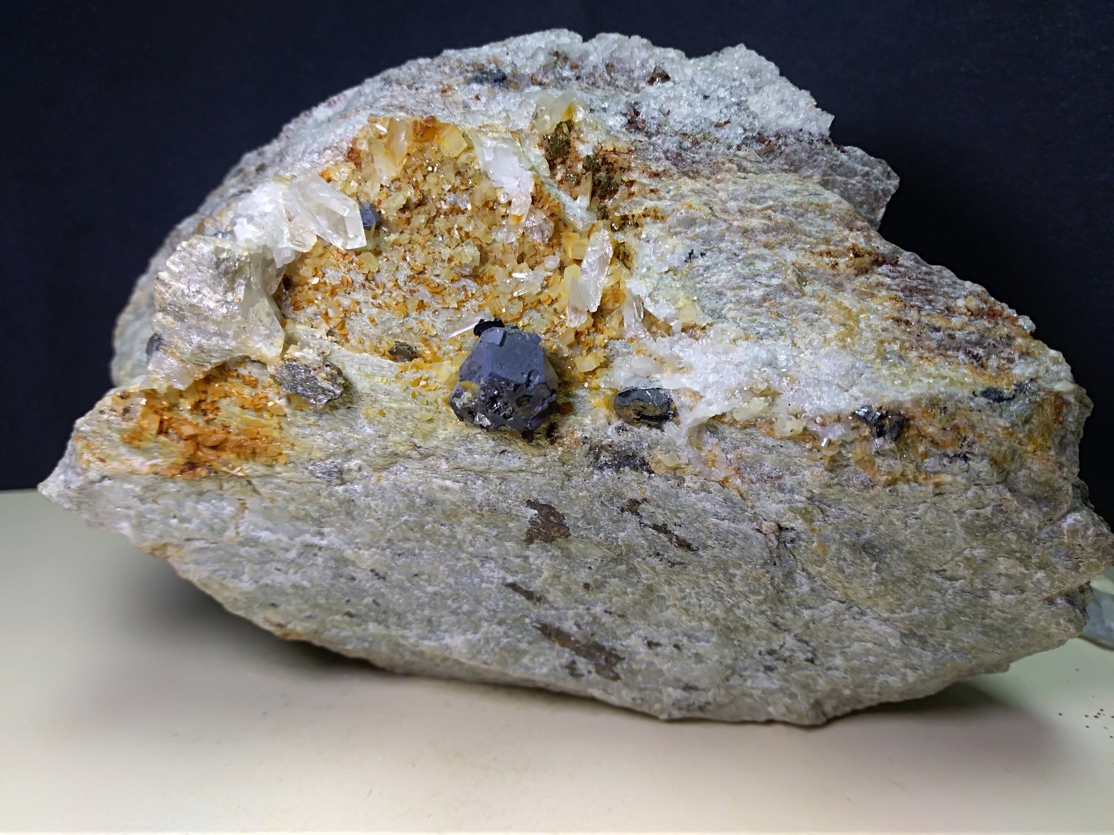 Galena, Quartz
13,5 x 9 cm
(Autor: Sante Celiberti)