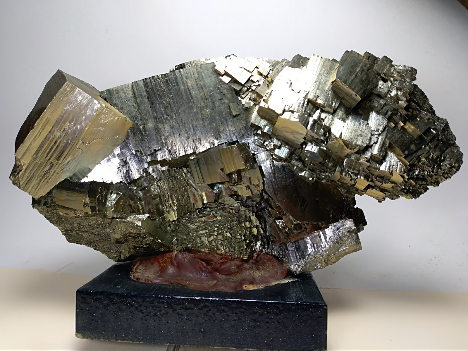 Pyrite, Sulphur
20 x 11 cm
(Autor: Sante Celiberti)