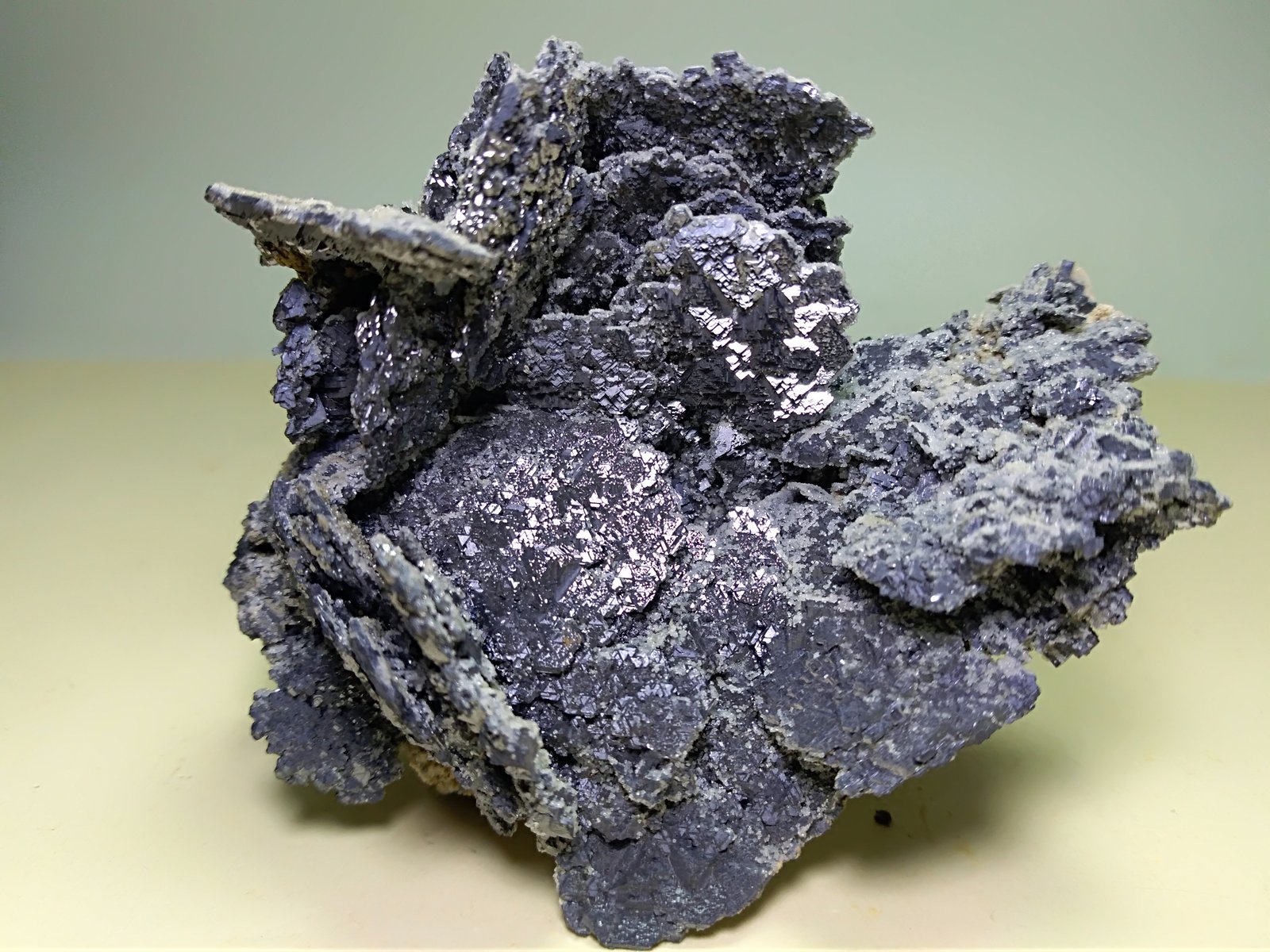 Galena, Calcite
74 x 55 mm
(Autor: Sante Celiberti)