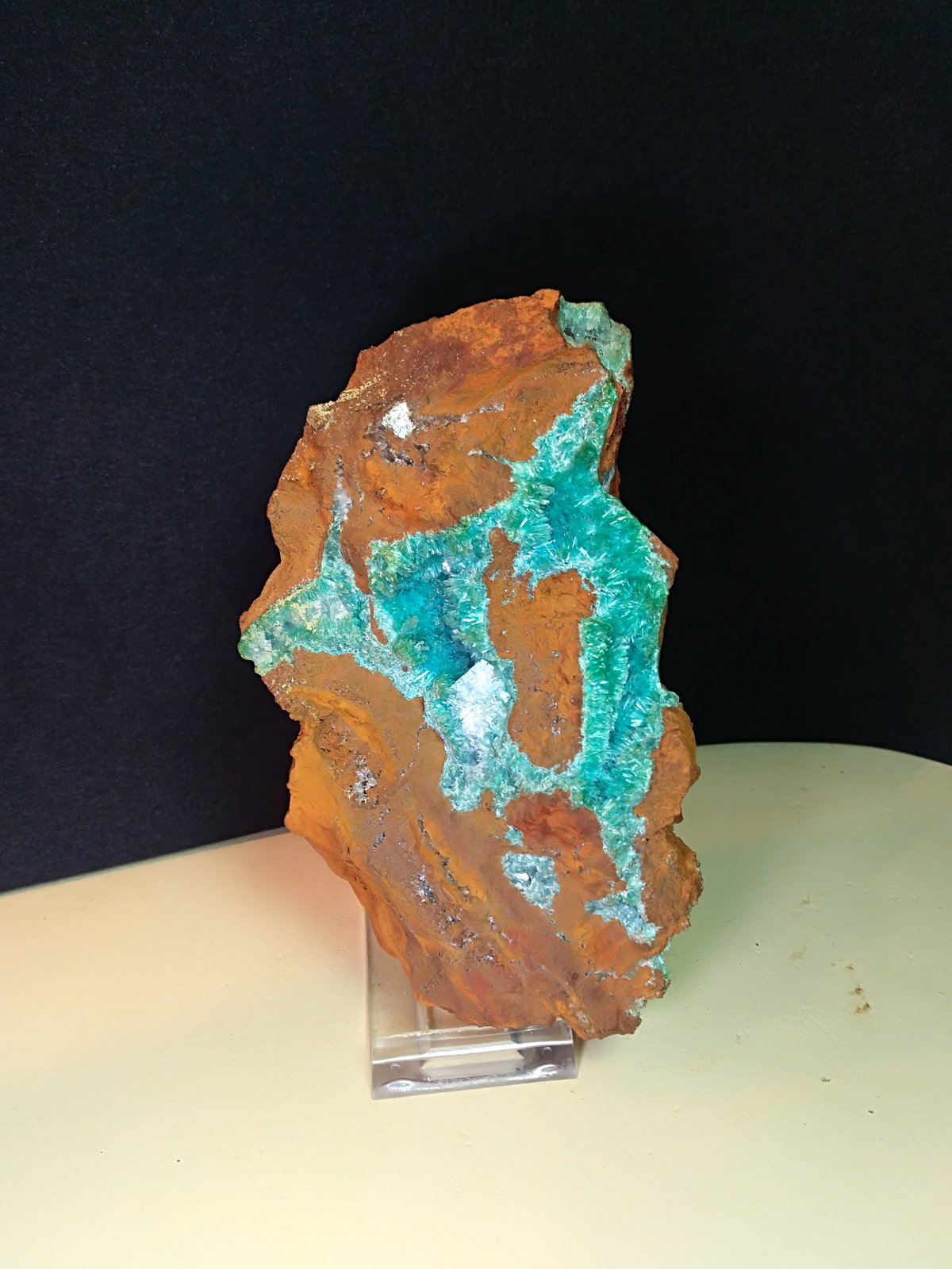 Aurichalcite, Calcite, Hemimorphite
13 x 8 cm
(Autor: Sante Celiberti)