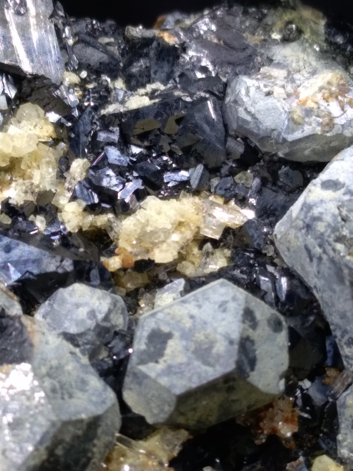 Galena, Sphalerite, Dolomite
93 x 46 mm
(Autor: Sante Celiberti)
