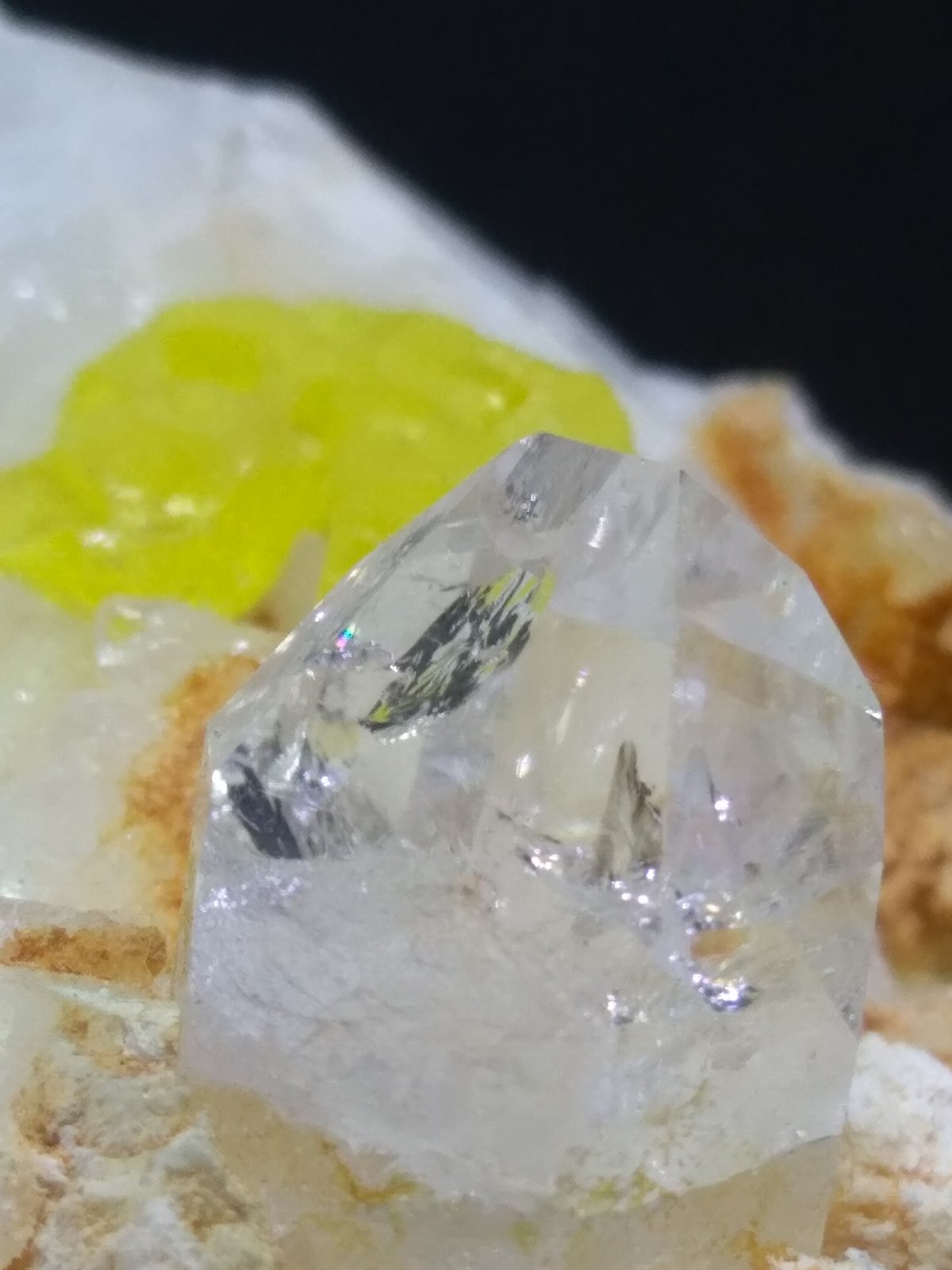 Quartz, Sulphur, Dolomite, Calcite
11 x 8 cm
(Autor: Sante Celiberti)
