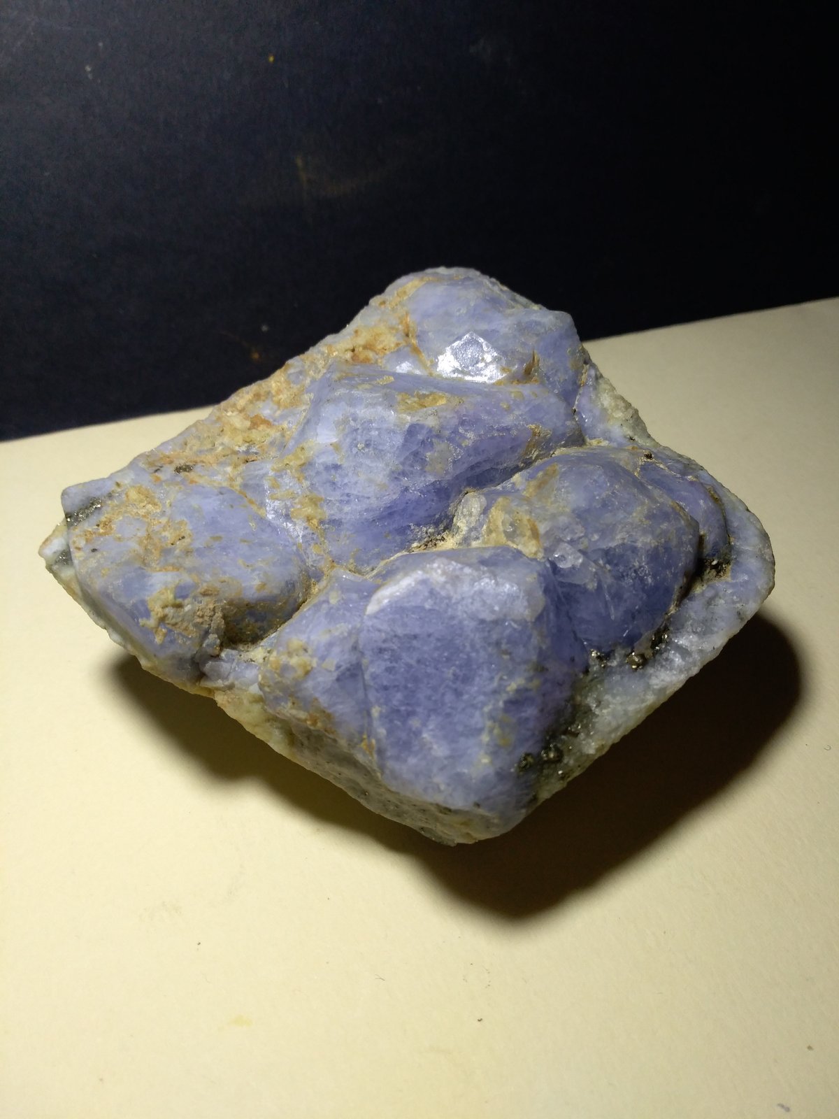 Sodalite (variety Hackmanite)
93 x 87 mm
(Autor: Sante Celiberti)