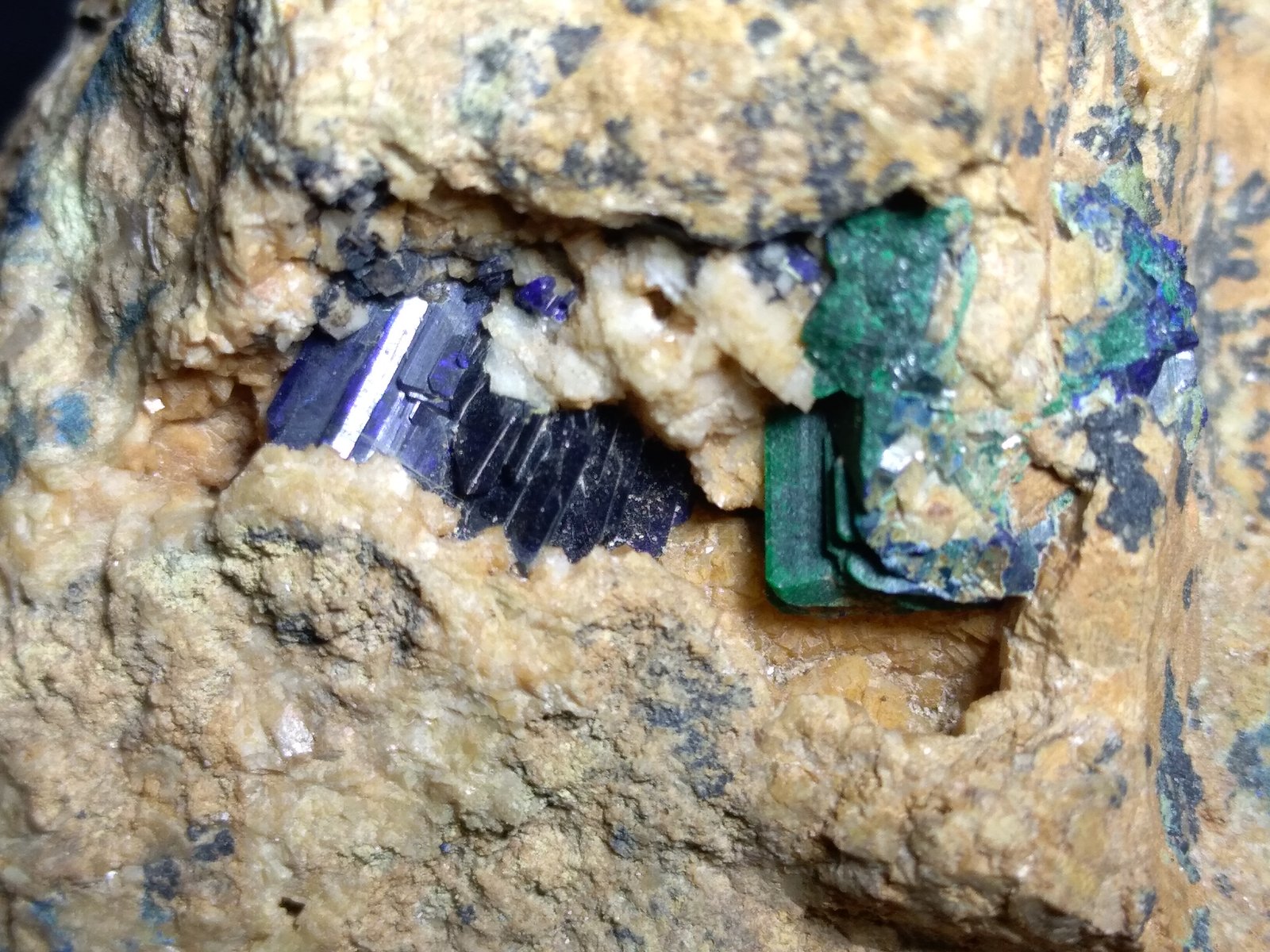 Azurite, Malachite
64 x 47 mm
(Autor: Sante Celiberti)