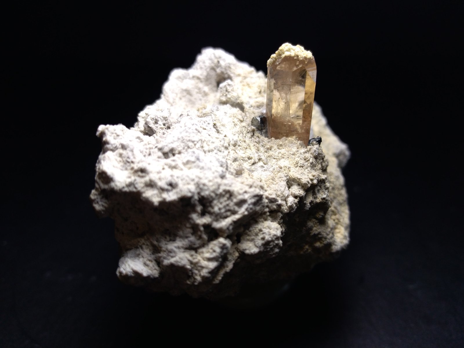 Topaz, Bixbyite
50 x 47 mm
(Autor: Sante Celiberti)