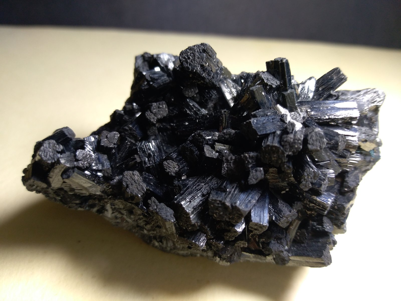 Manganite
69 x 37 mm
(Autor: Sante Celiberti)